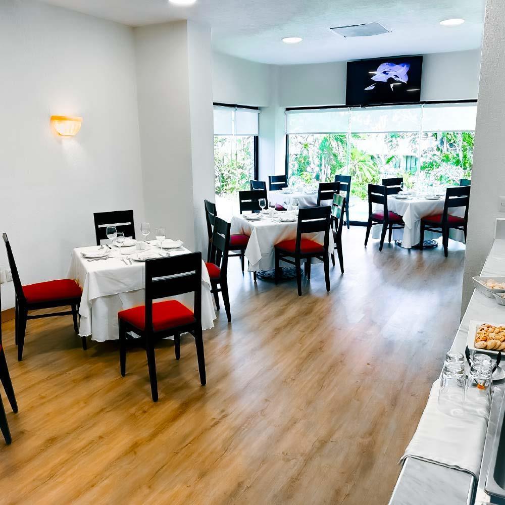 Bar/Salón HS HOTSSON Hotel Tampico