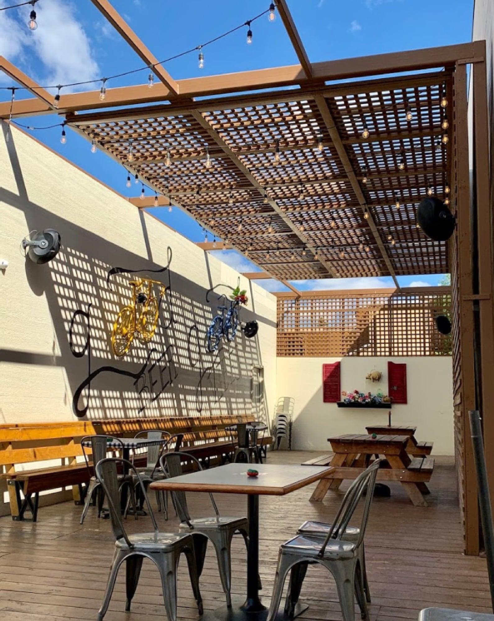Varios Canmore Hotel Hostel