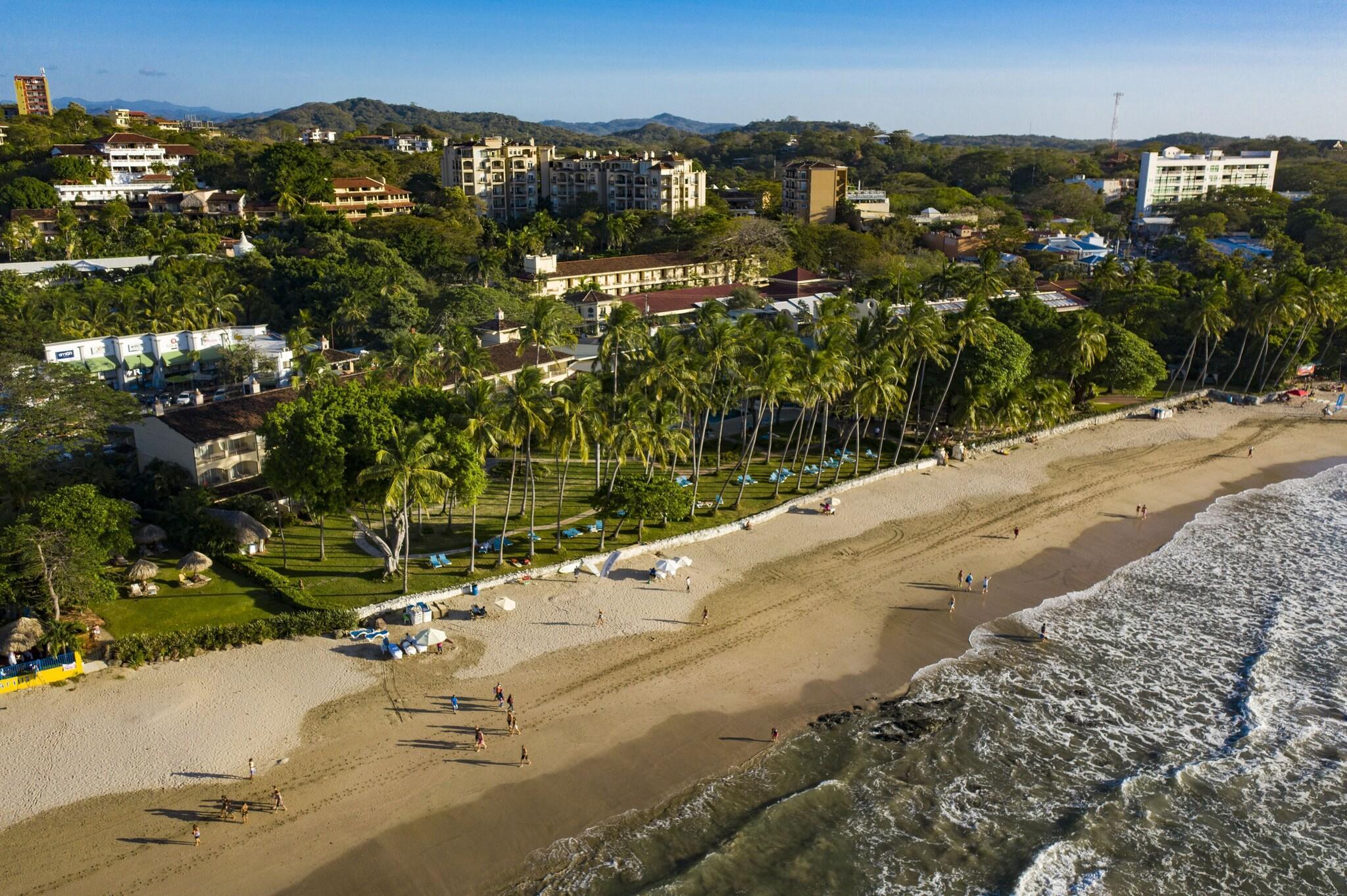 Vista Exterior Hotel Tamarindo Diria Beach Resort
