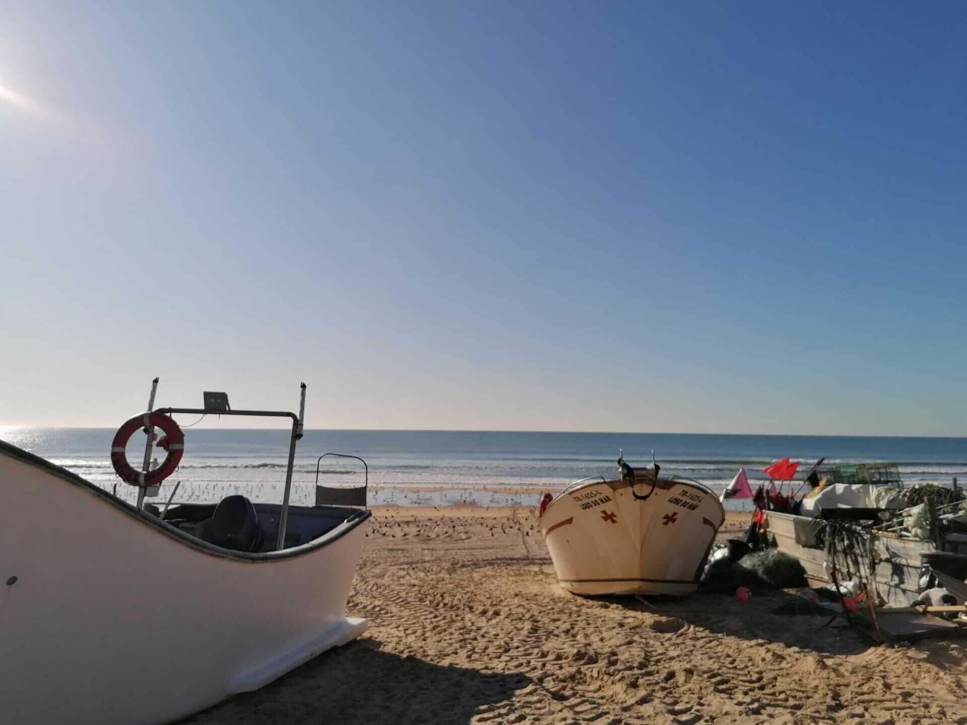 Varios Fonte da Telha Beach Hostel