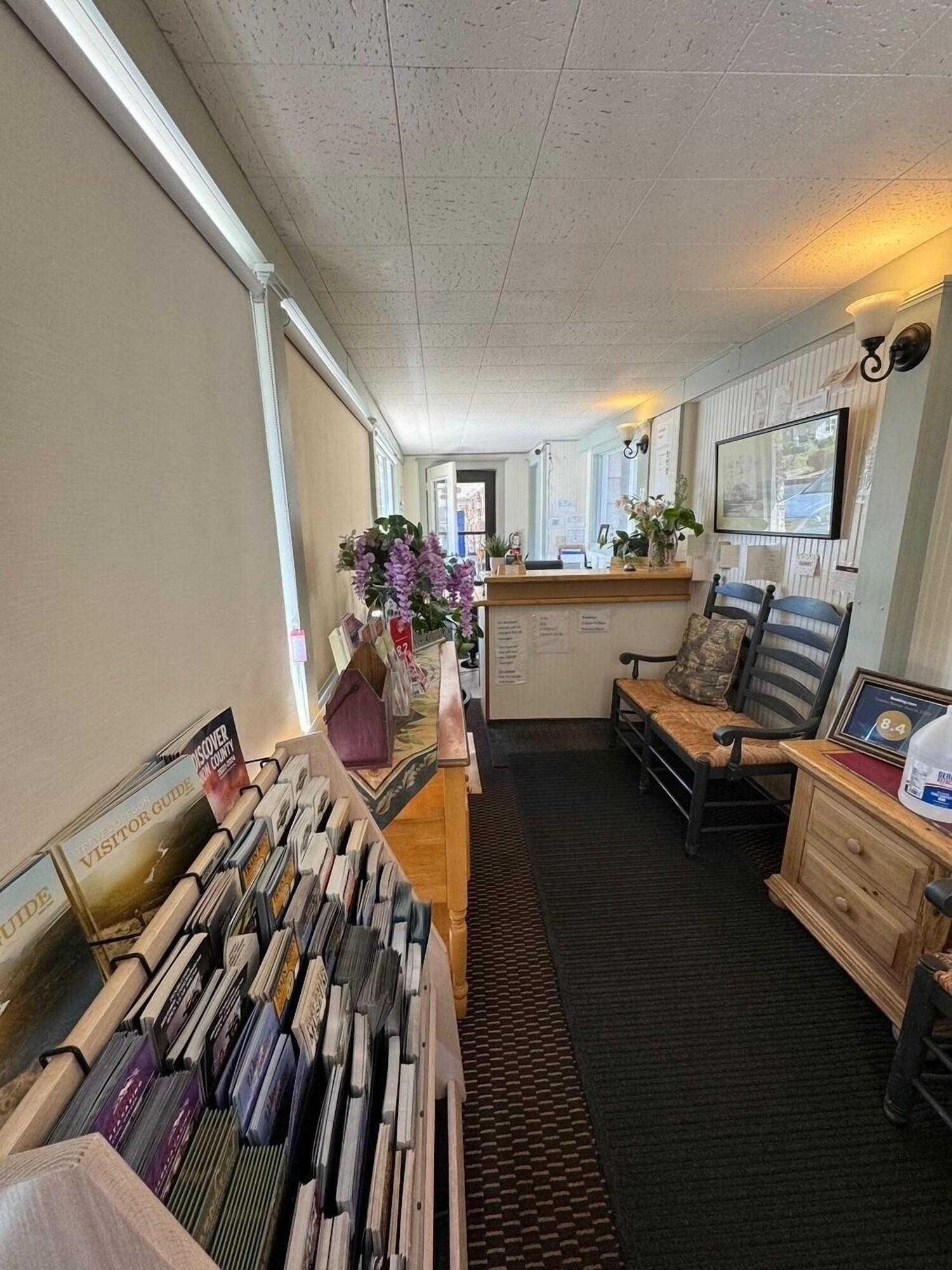 Vista Lobby Rugged Country Lodge