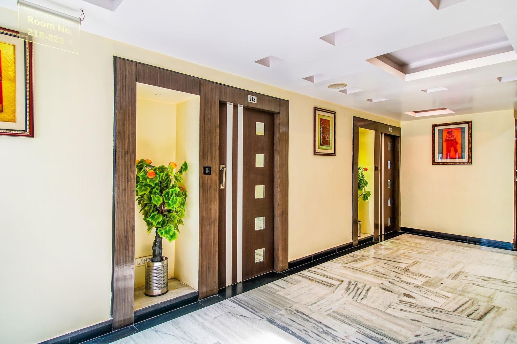 Vista Lobby Fabhotel Palash Residency