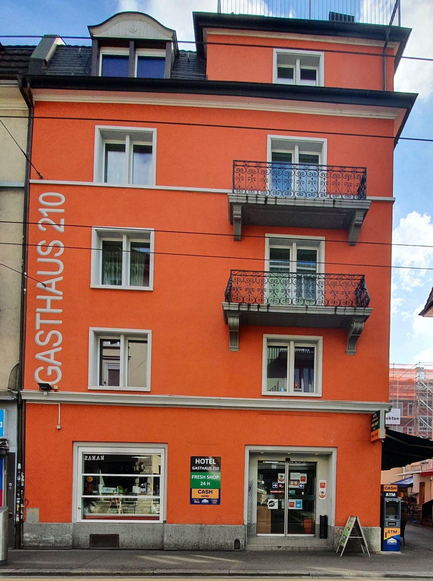 Varios Gasthaus 210