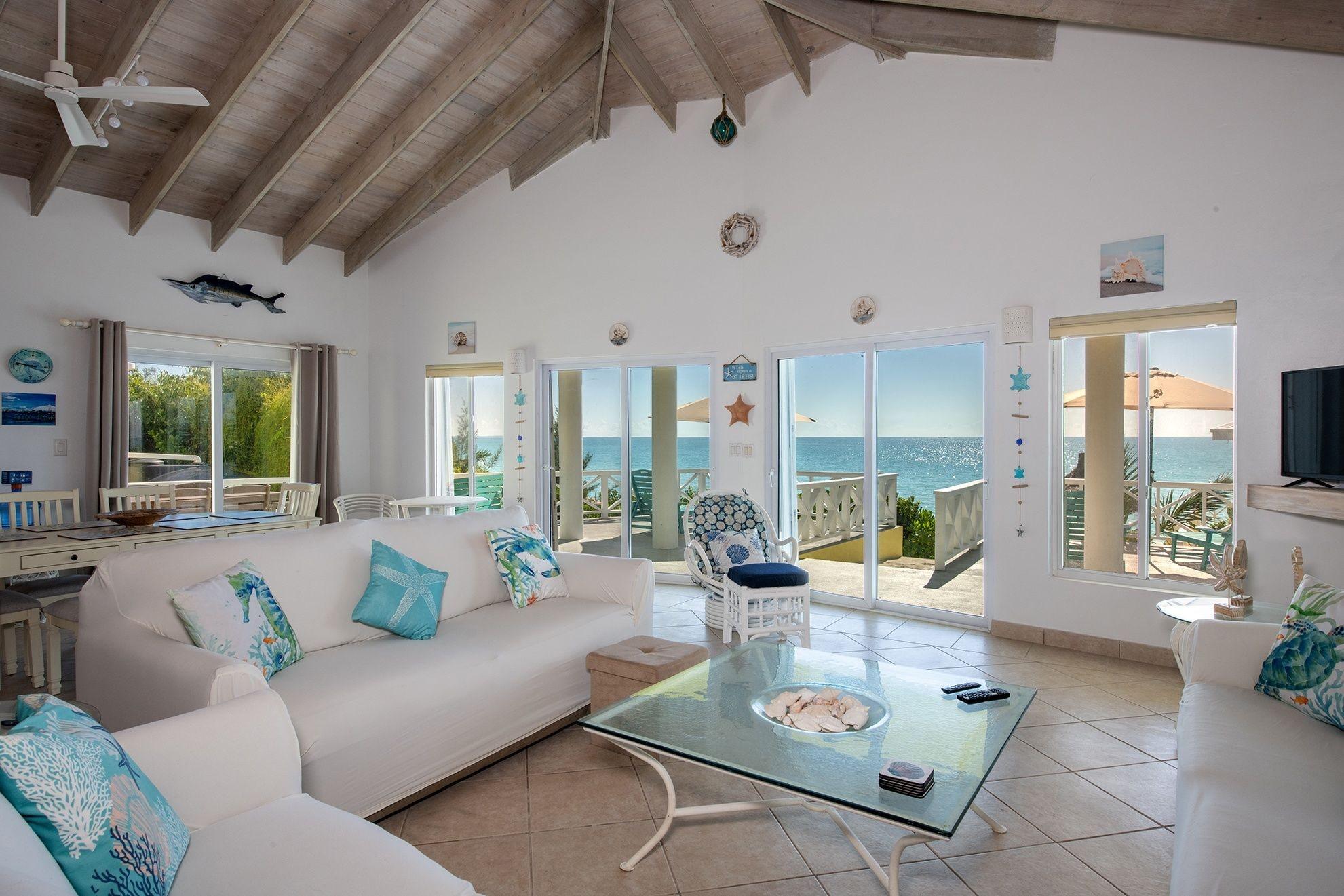 Comodidades del Alojamiento Tranquilville 3br - Newly Remodeled Home Calm Caribbean Pool 3 Bedroom Home