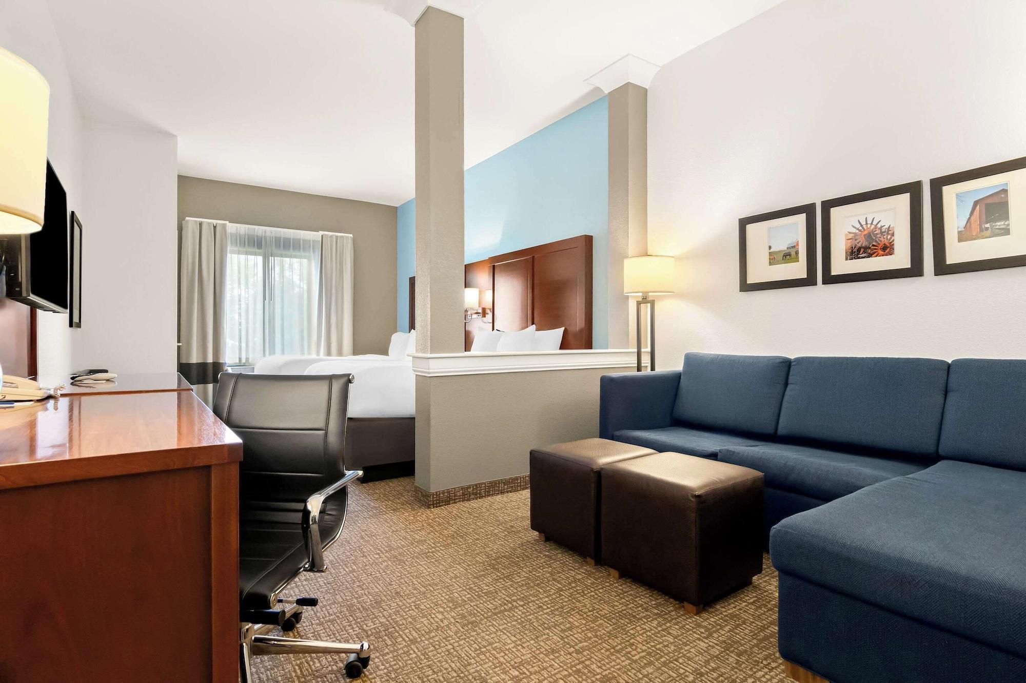 Habitación Comfort Suites Rensselaer near Fair Oaks