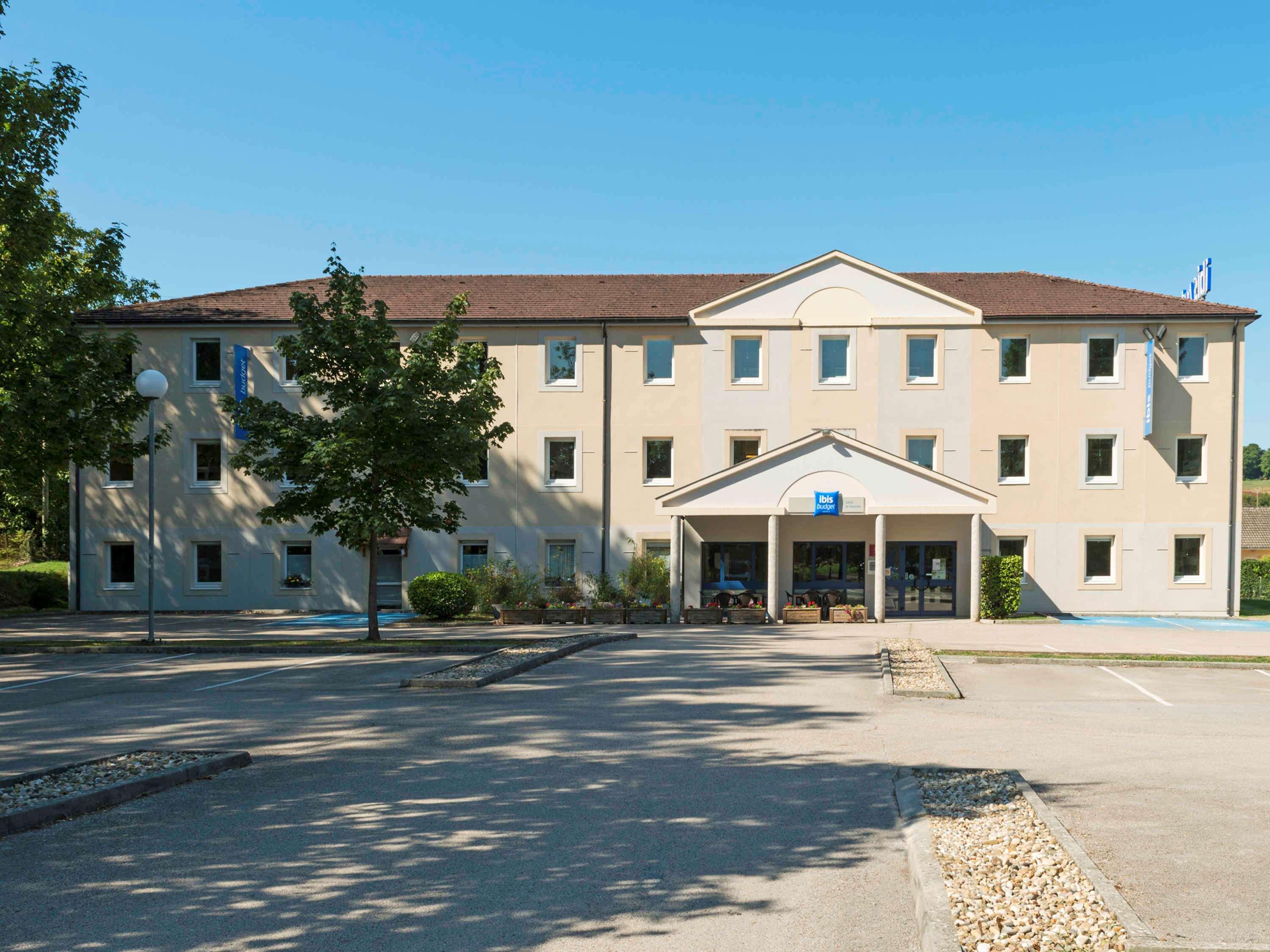 Vista Exterior ibis budget Lons le Saunier