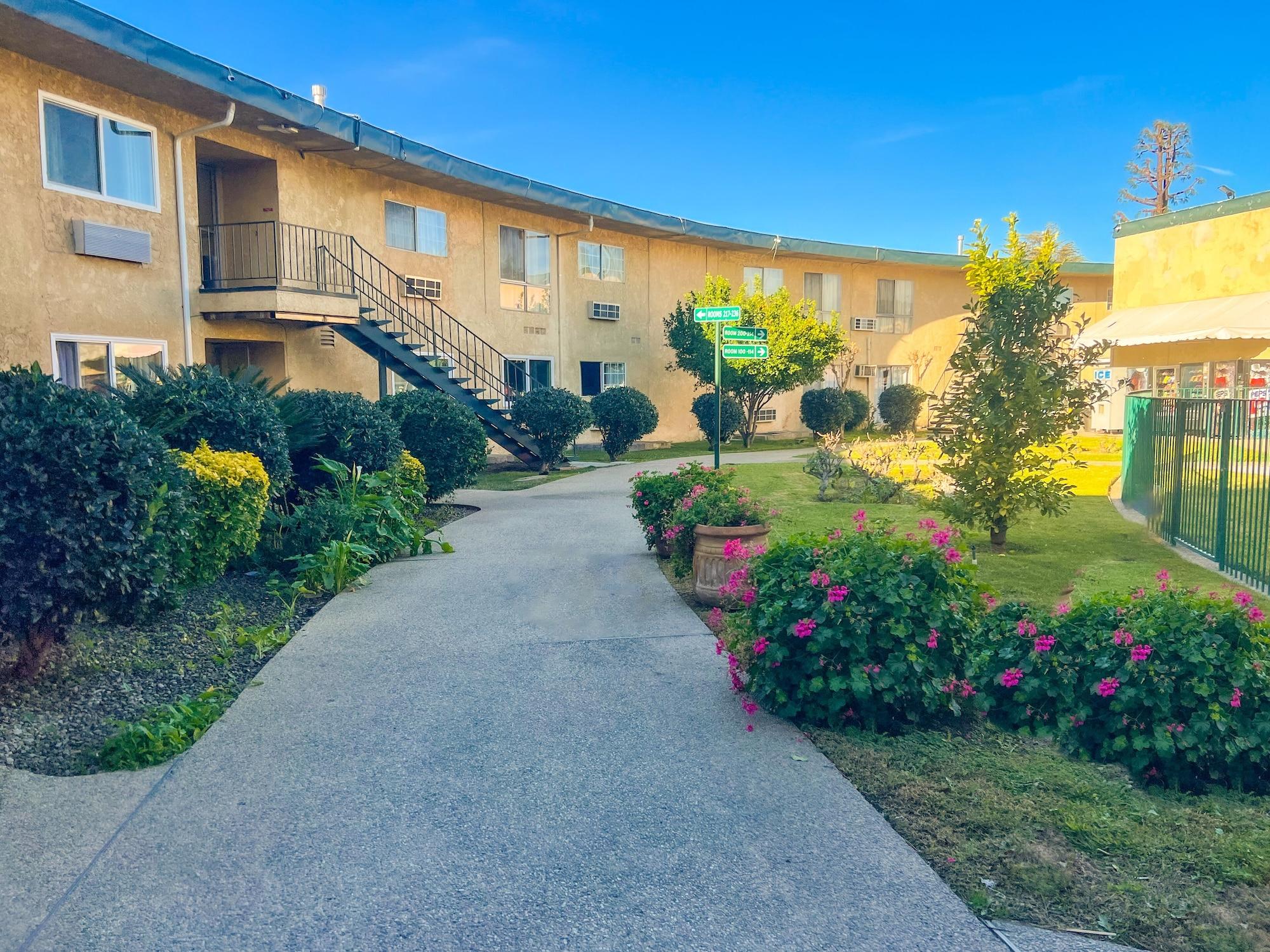 Varios Hometown Inns North Hills