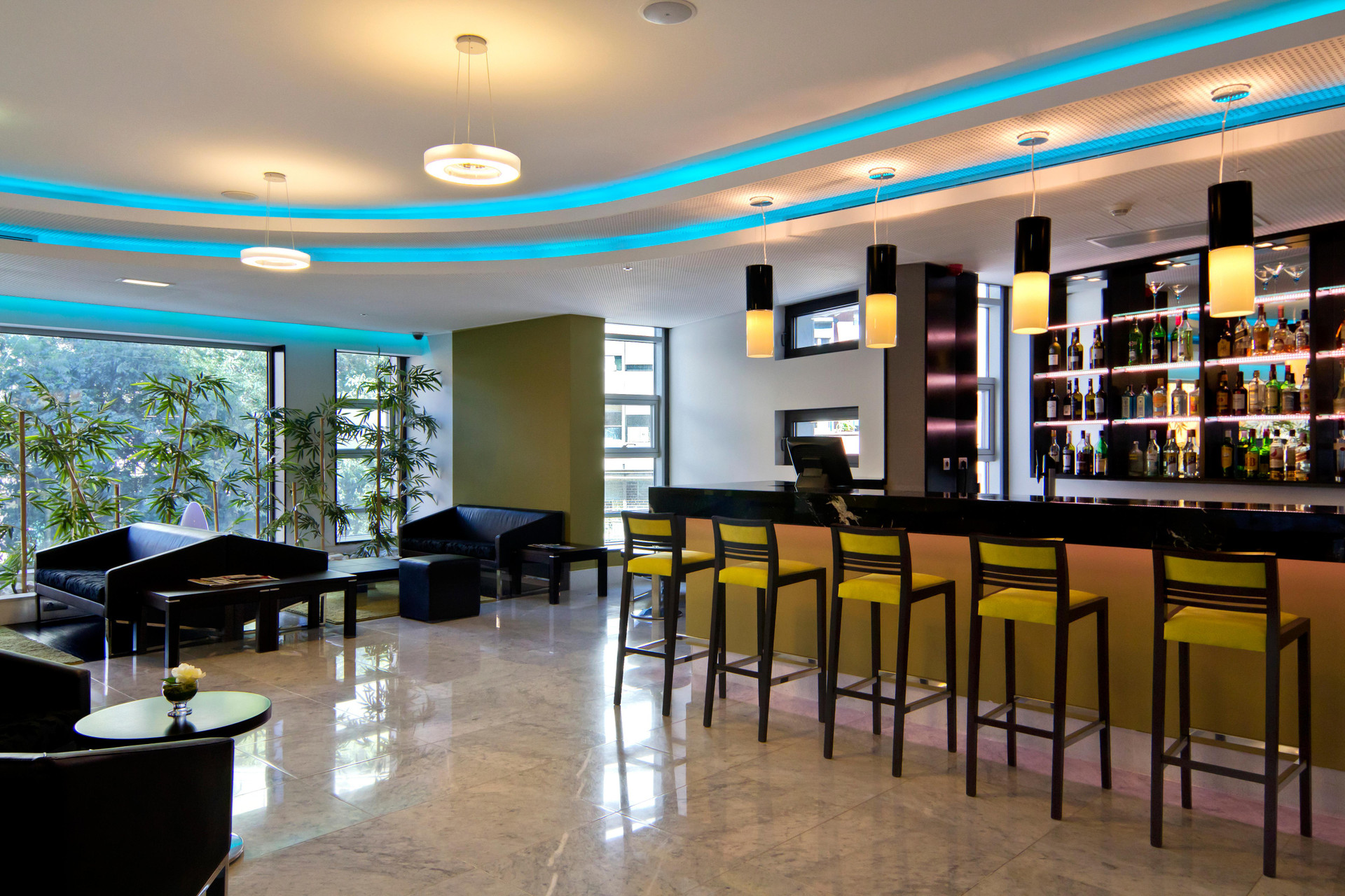 Bar/Salón SANA Capitol Hotel