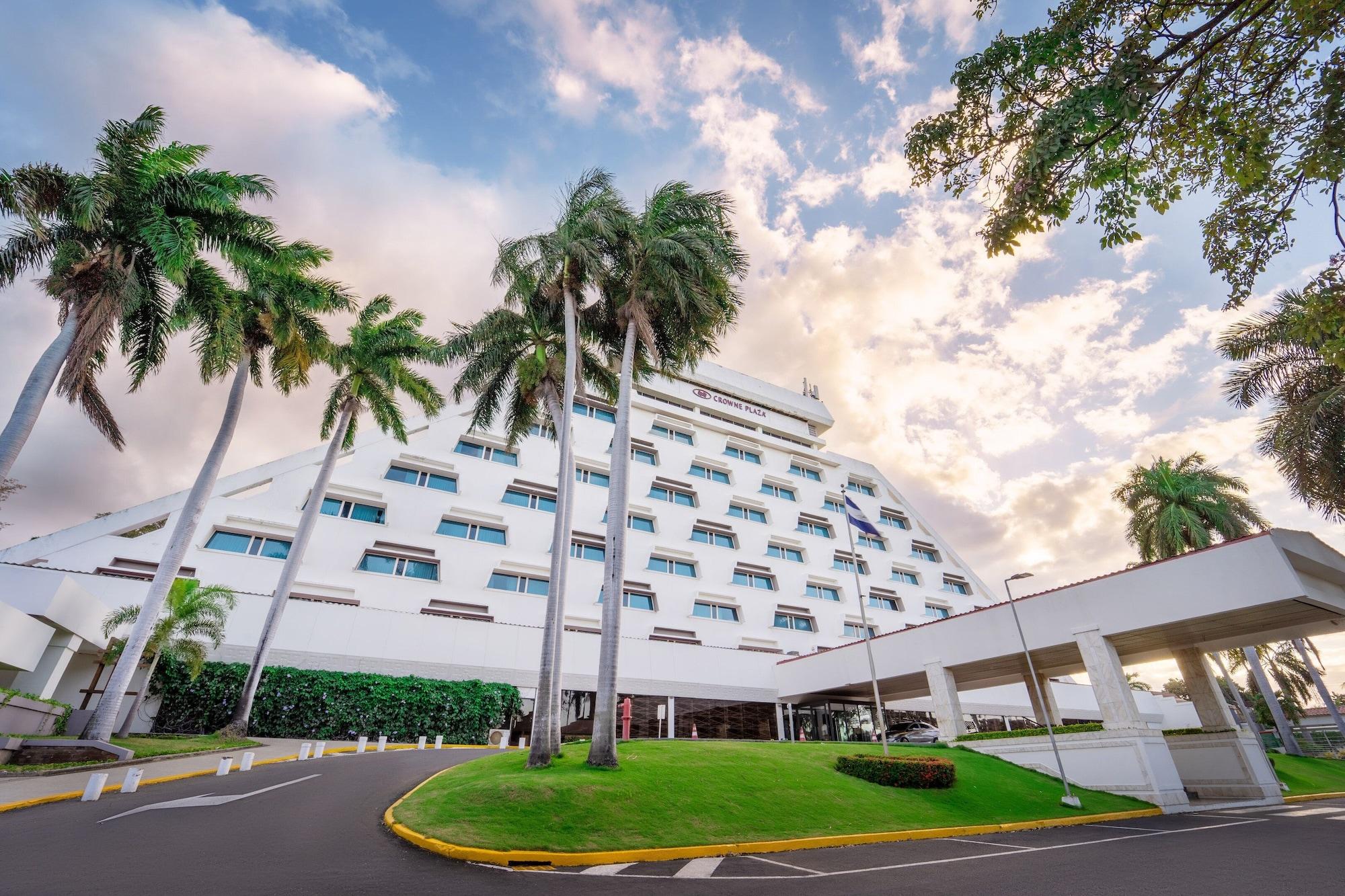 Vista Exterior Crowne Plaza Managua by IHG