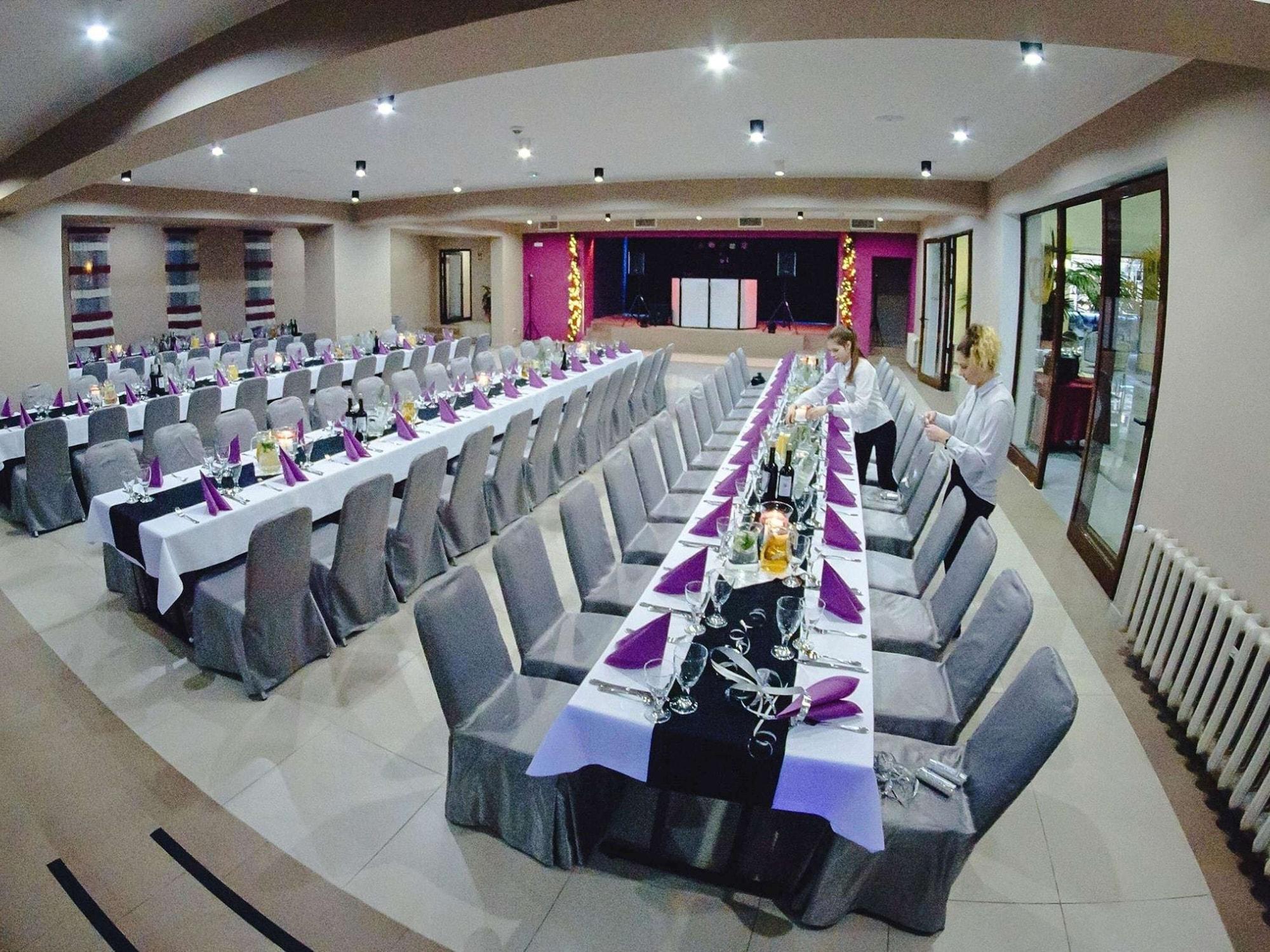 Salón de Baile ibis Styles Gniezno Stare Miasto
