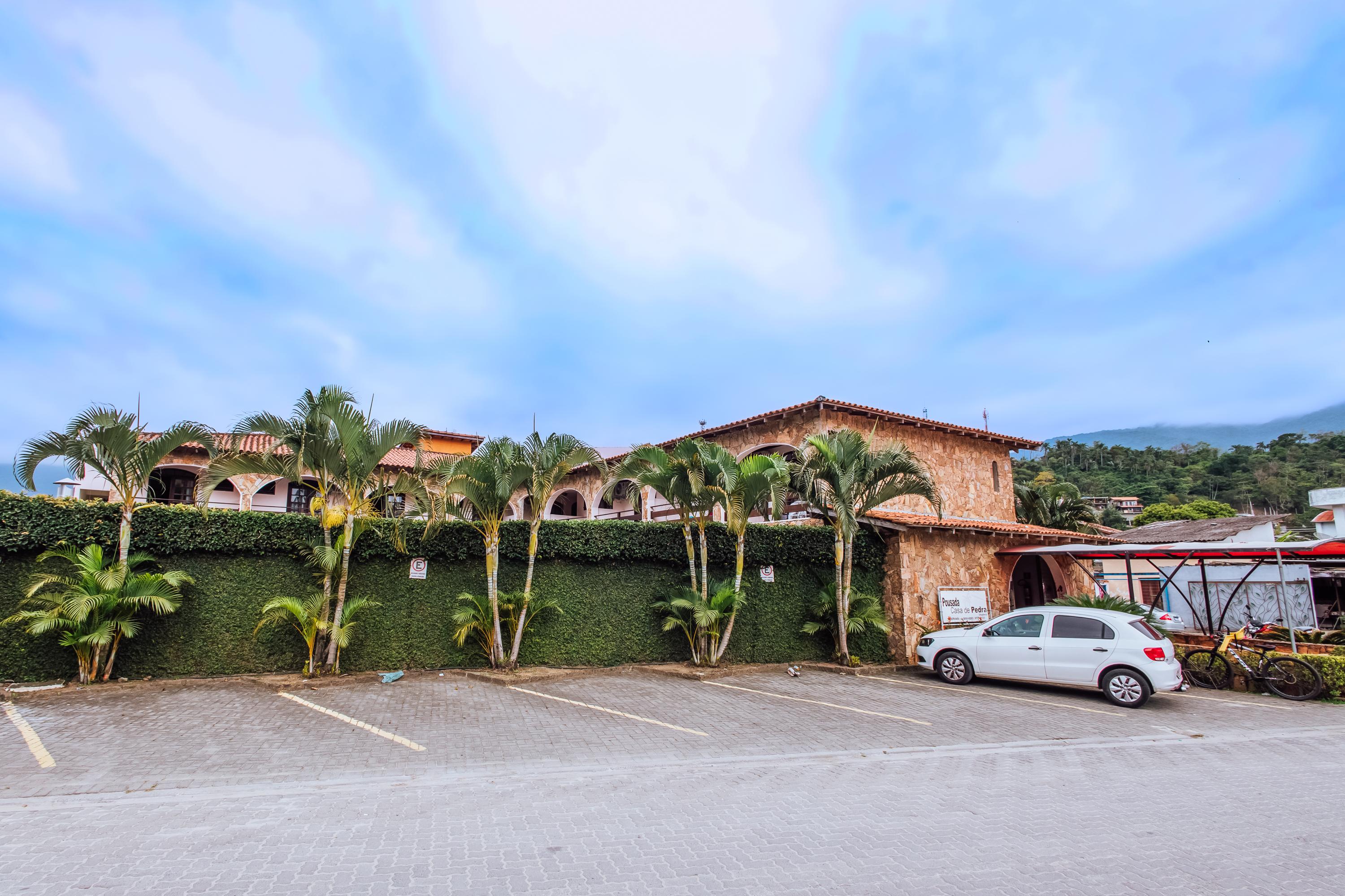 Estacionamento VELINN Pousada Casa de Pedra Ilhabela