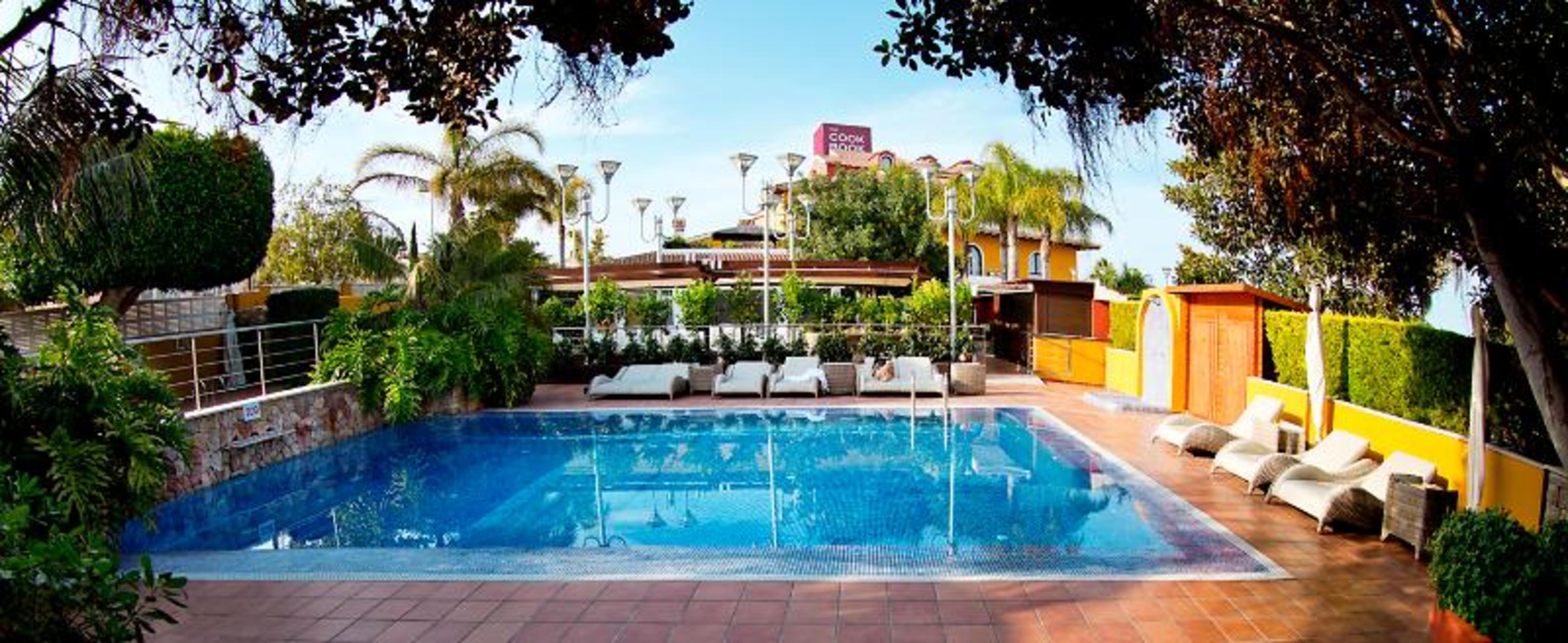 Vista Piscina The Cookbook Hotel & Spa