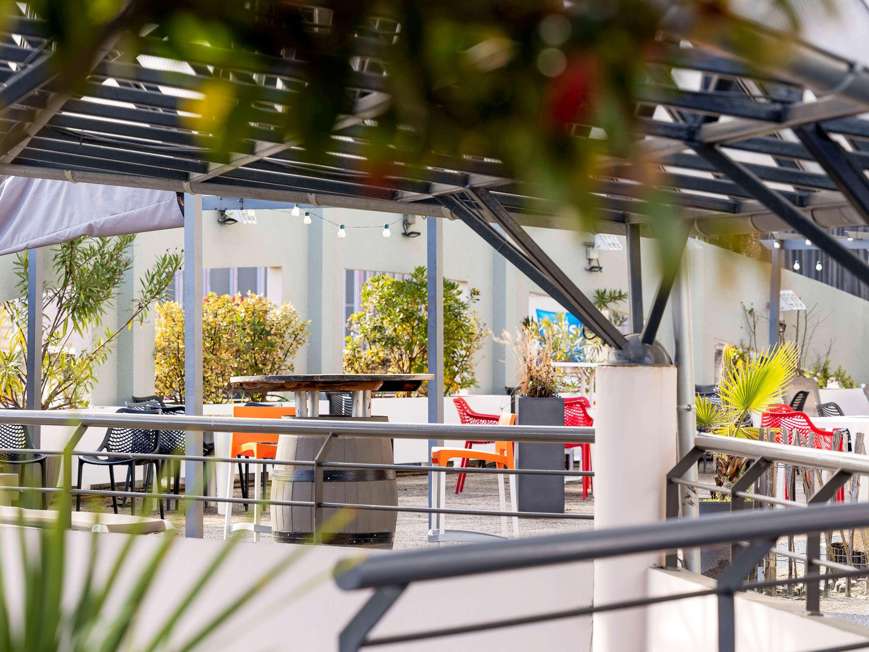 Vista Exterior ibis Bordeaux Centre Meriadeck
