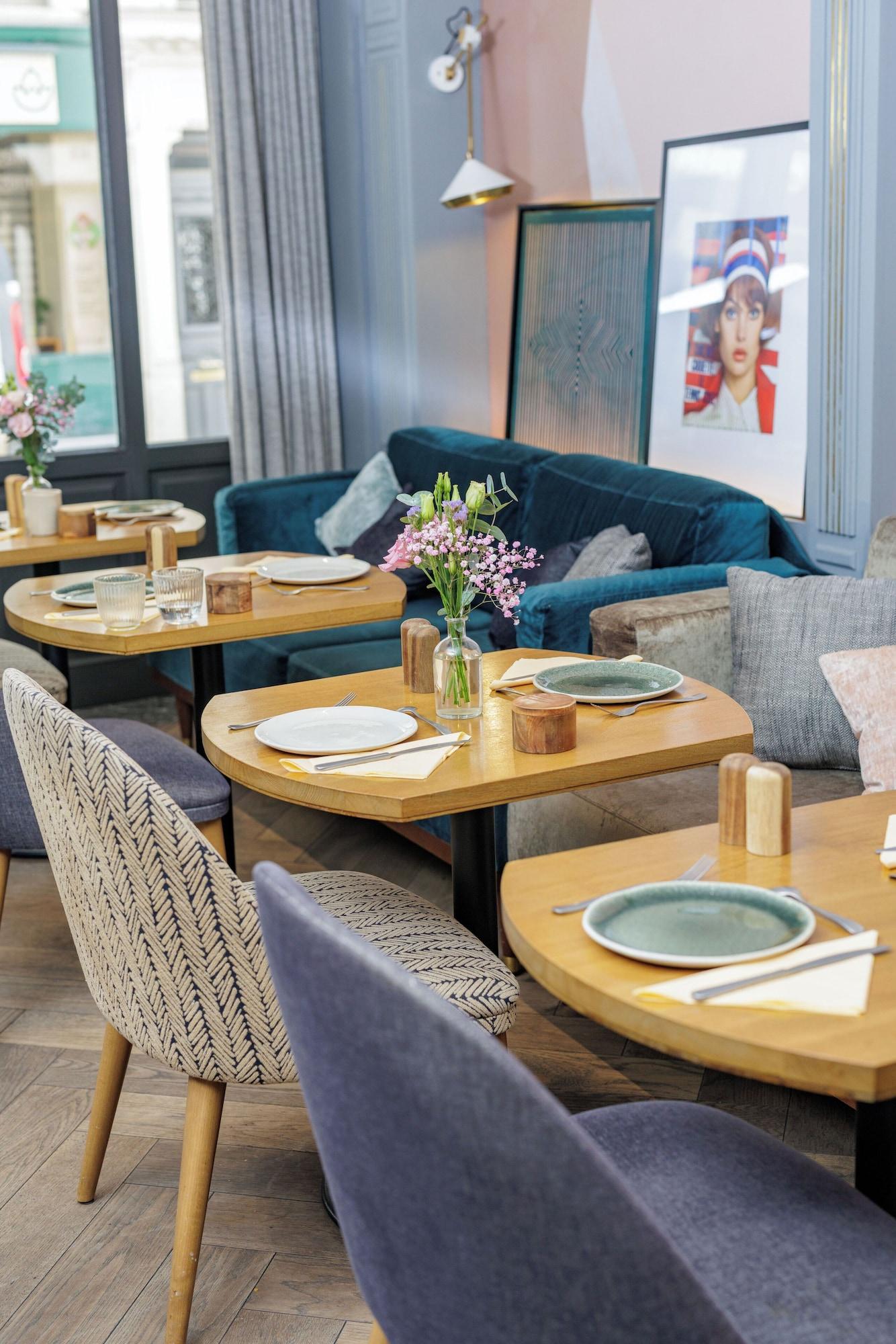 Restaurant Maison ELLE Paris