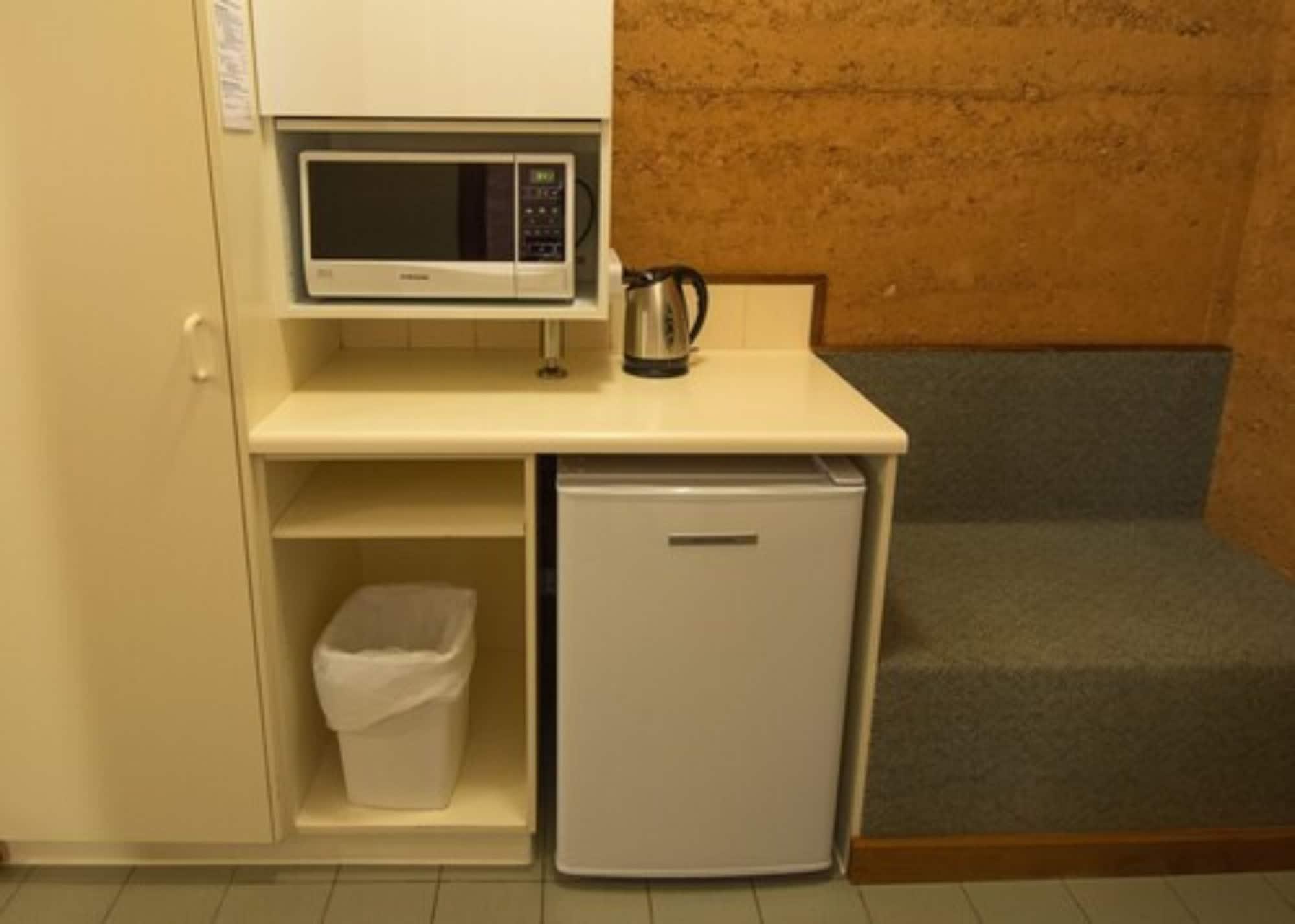 Set de Habitación Mud Hut Motel