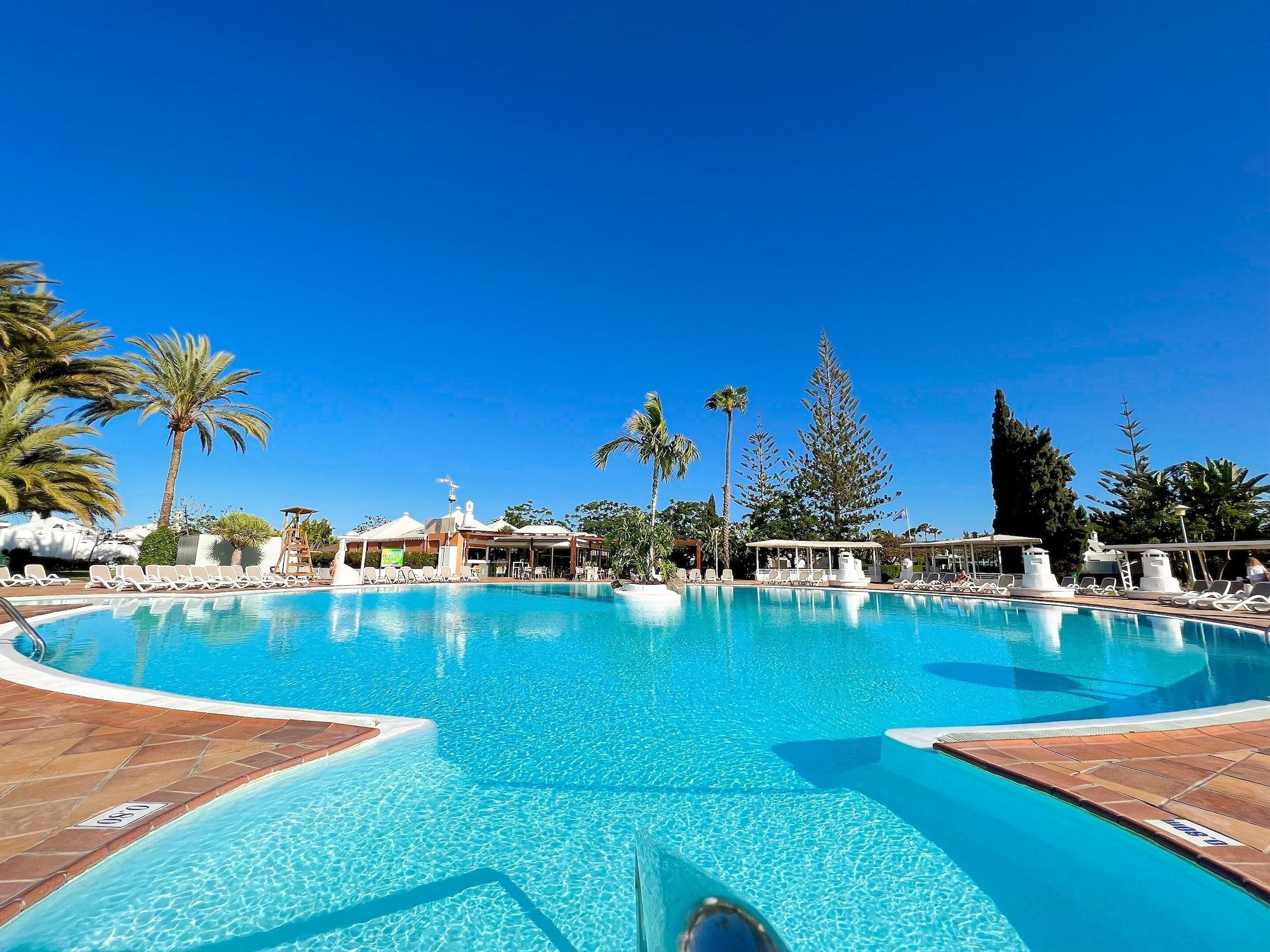 Vista Piscina Bungalows Cordial Sandy Golf