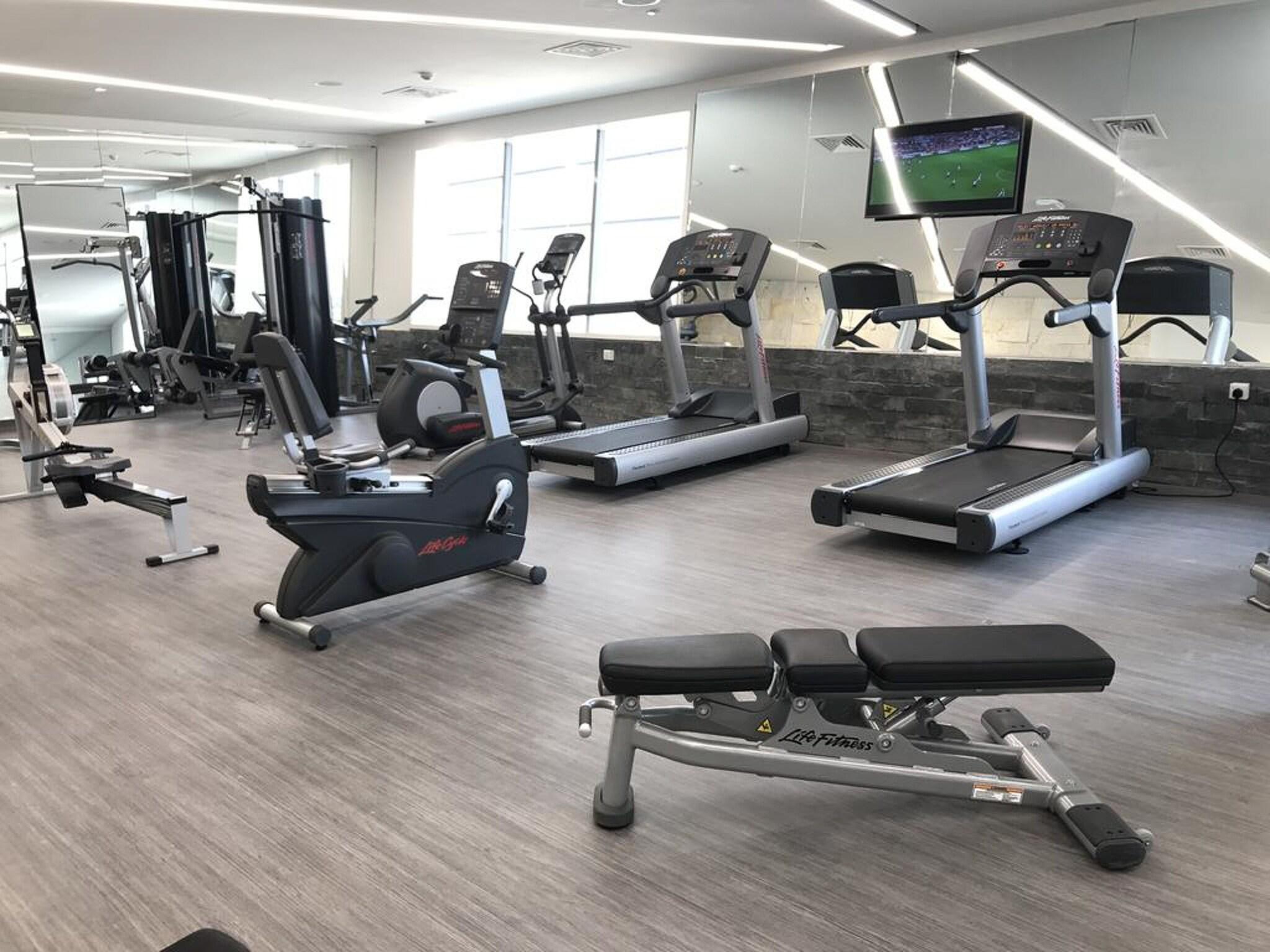 Gimnasio Nishat Hotel Johar Town