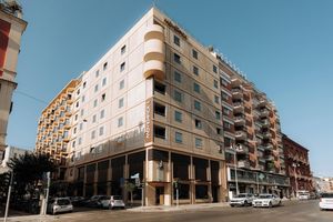 Alojamiento - Mövenpick Hotel Bari