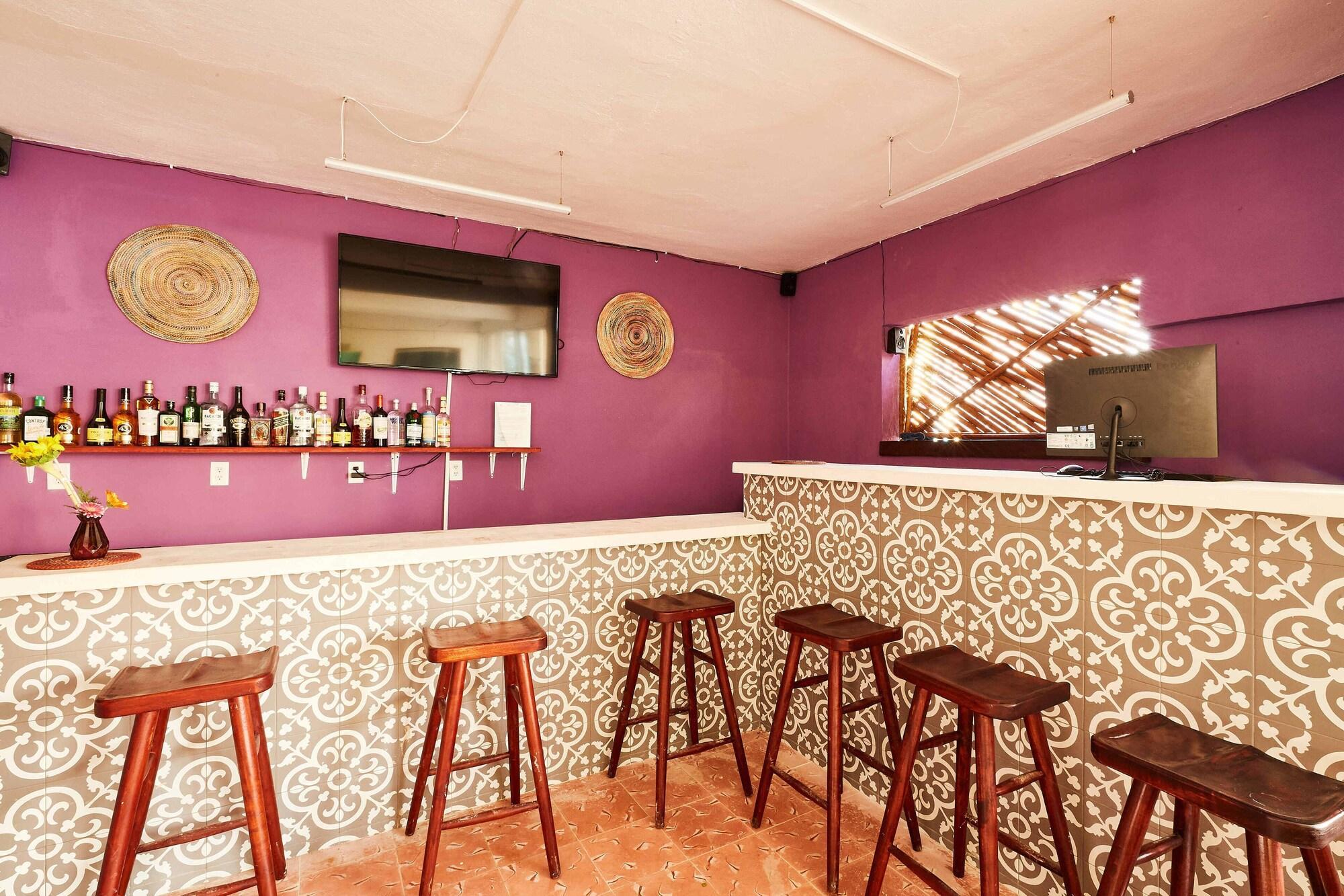 Bar/Salón Hotel Pelicano