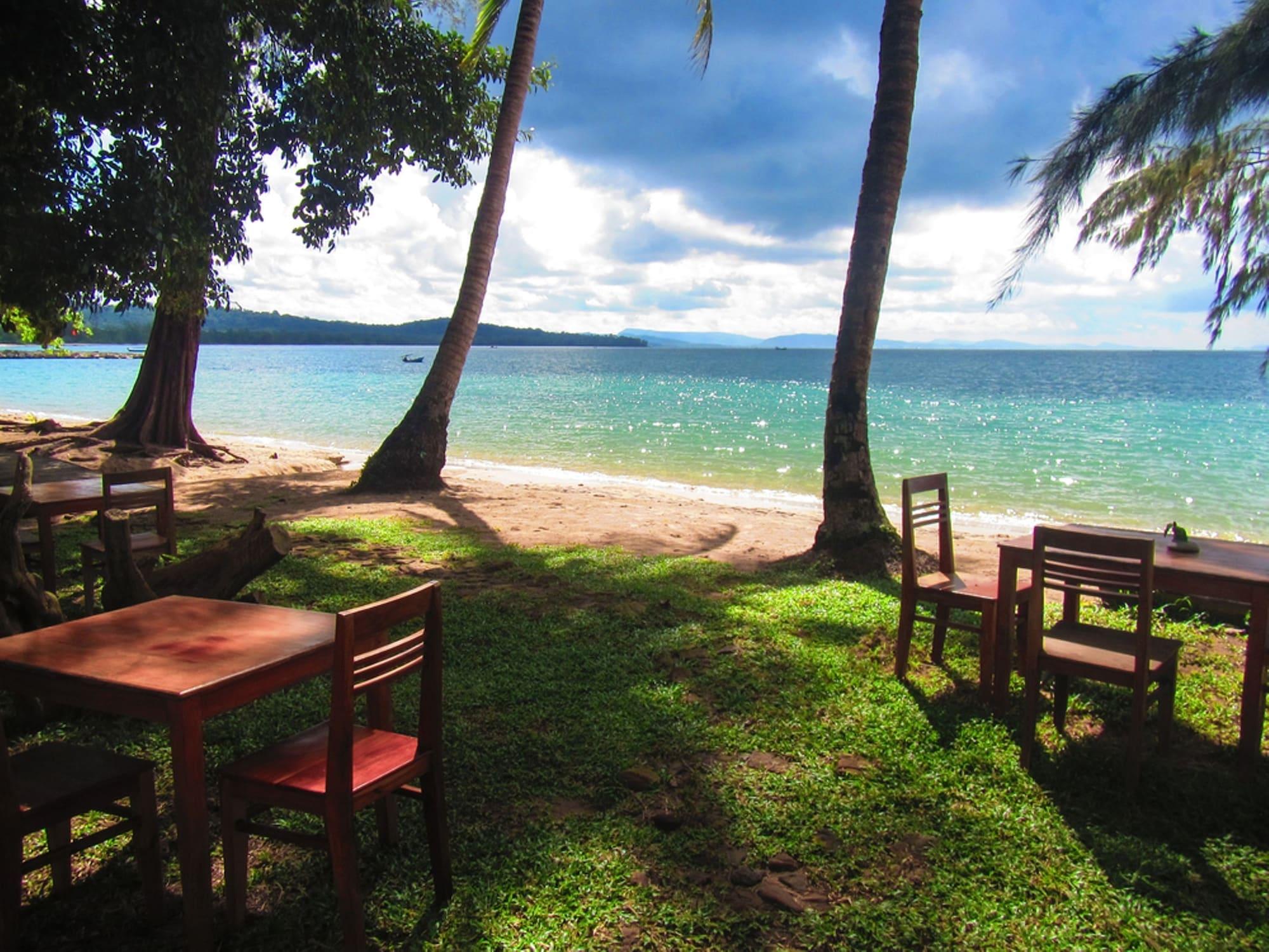 Playa Bamboo Cottages