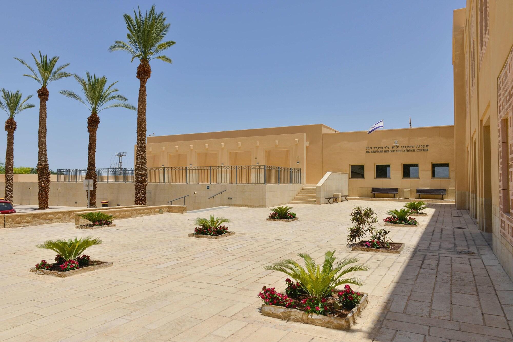 Vista Exterior HI Masada Hostel