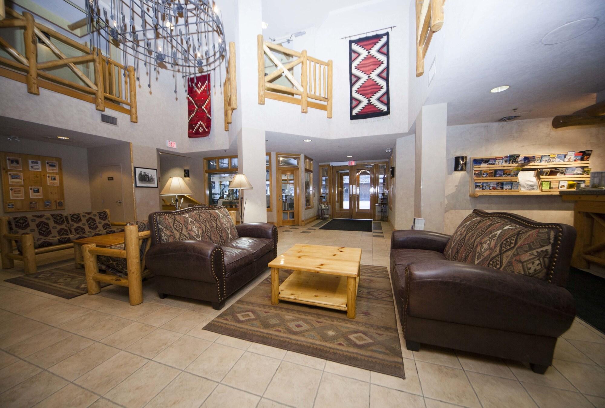 Vista Lobby Brewster Mountain Lodge