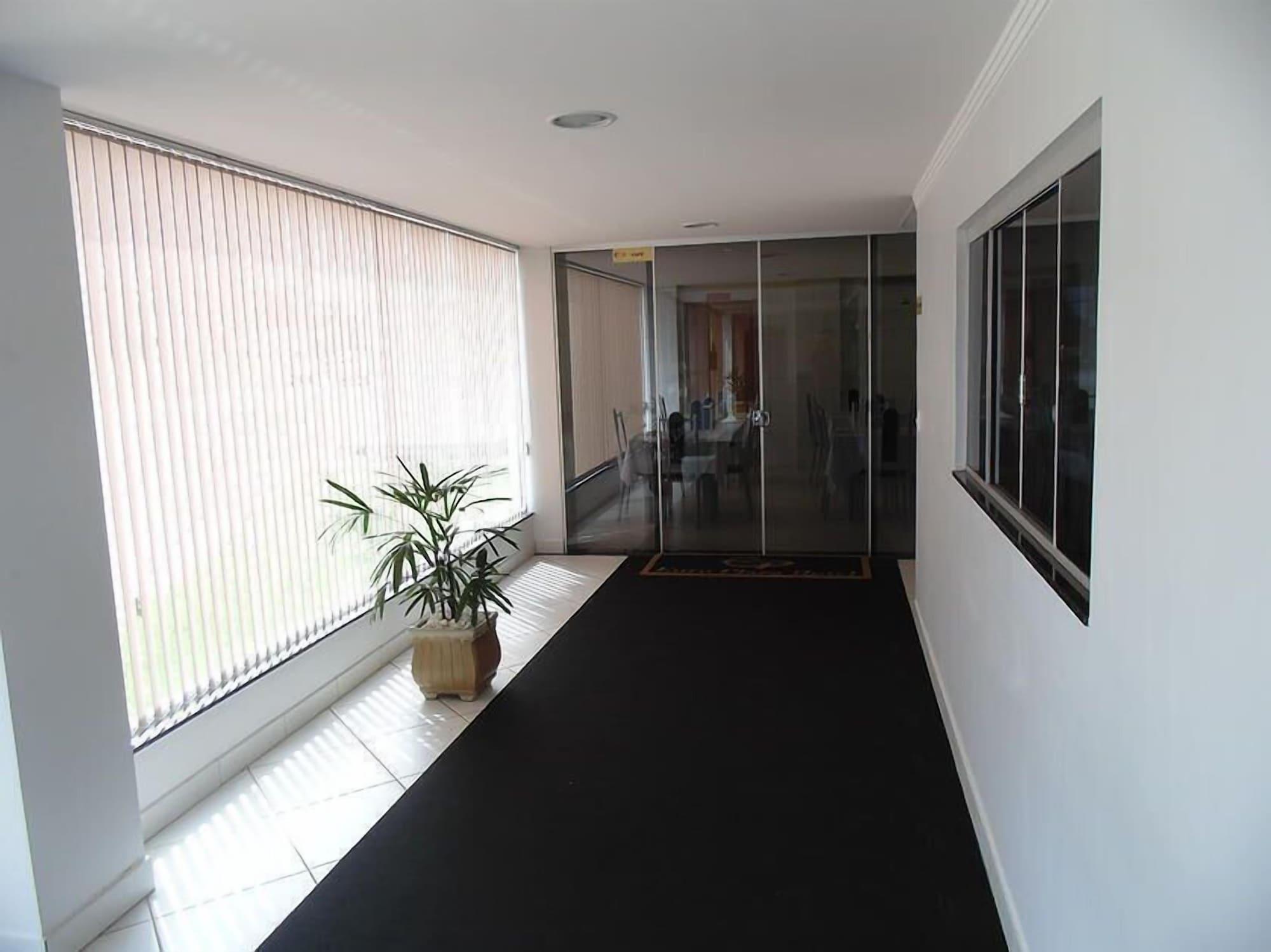 Varios Euro Plaza Hotel