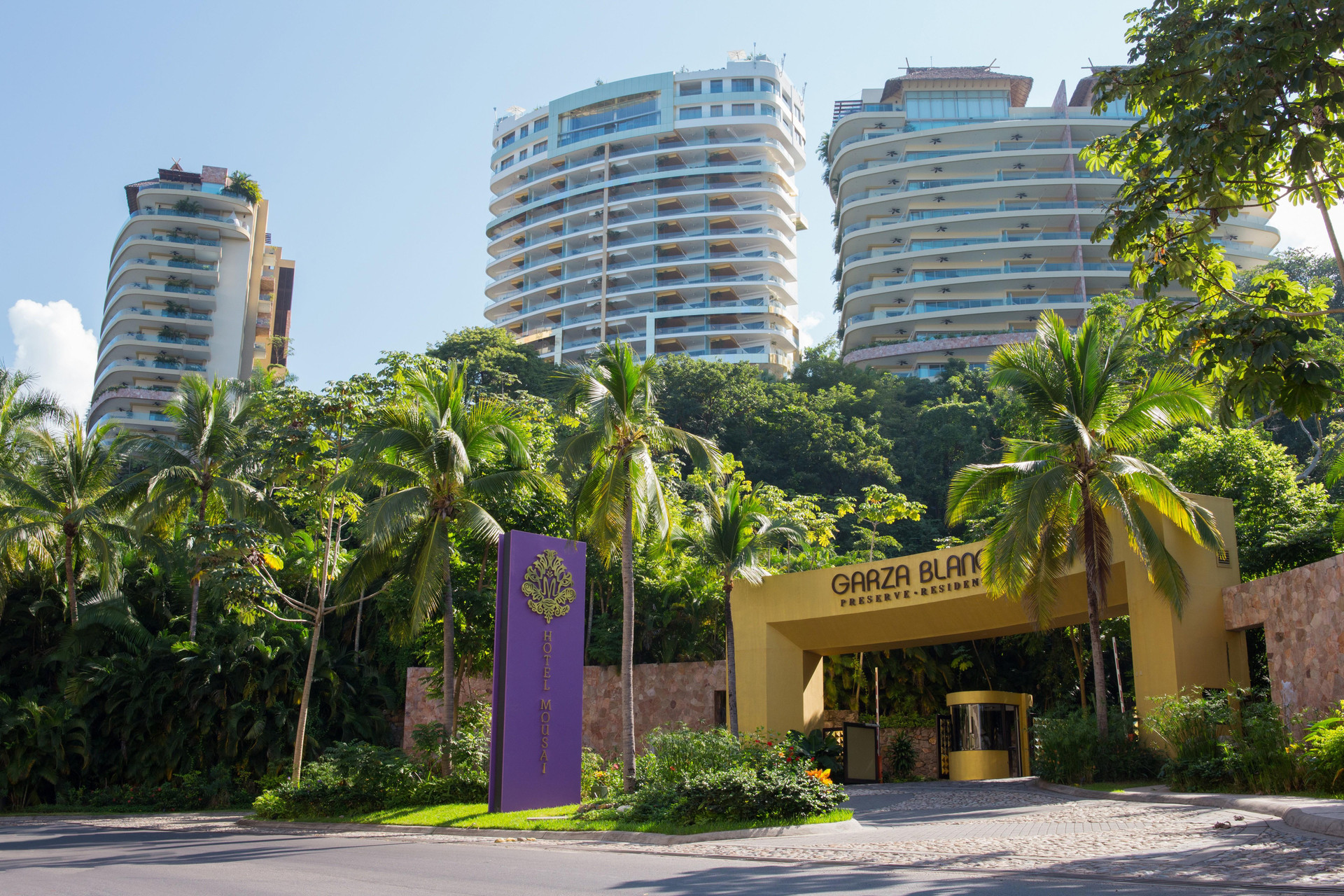 Vista Exterior Hotel Mousai Puerto Vallarta Spa & Resort