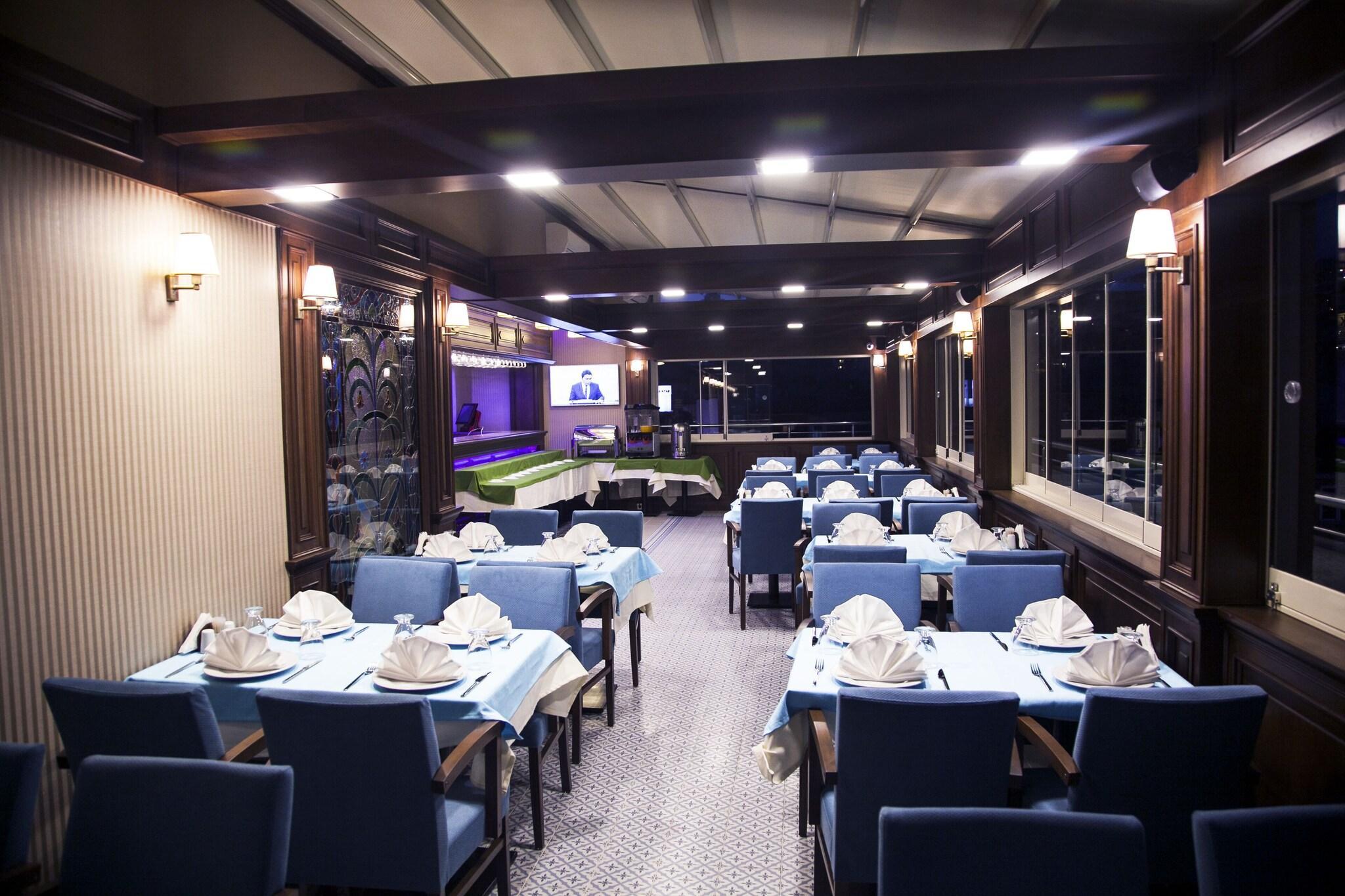 Varios Golden Pen Hotel