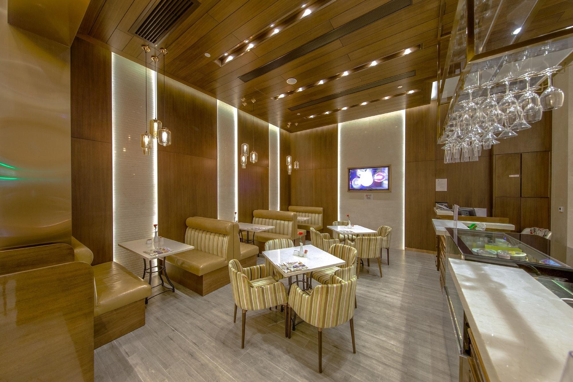 Bar/Salón Royal Dragon Hotel