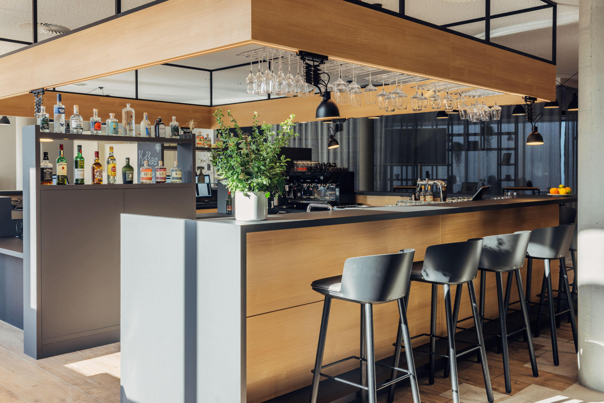 Bar/Salón Harry's Home Bern Ostermundigen