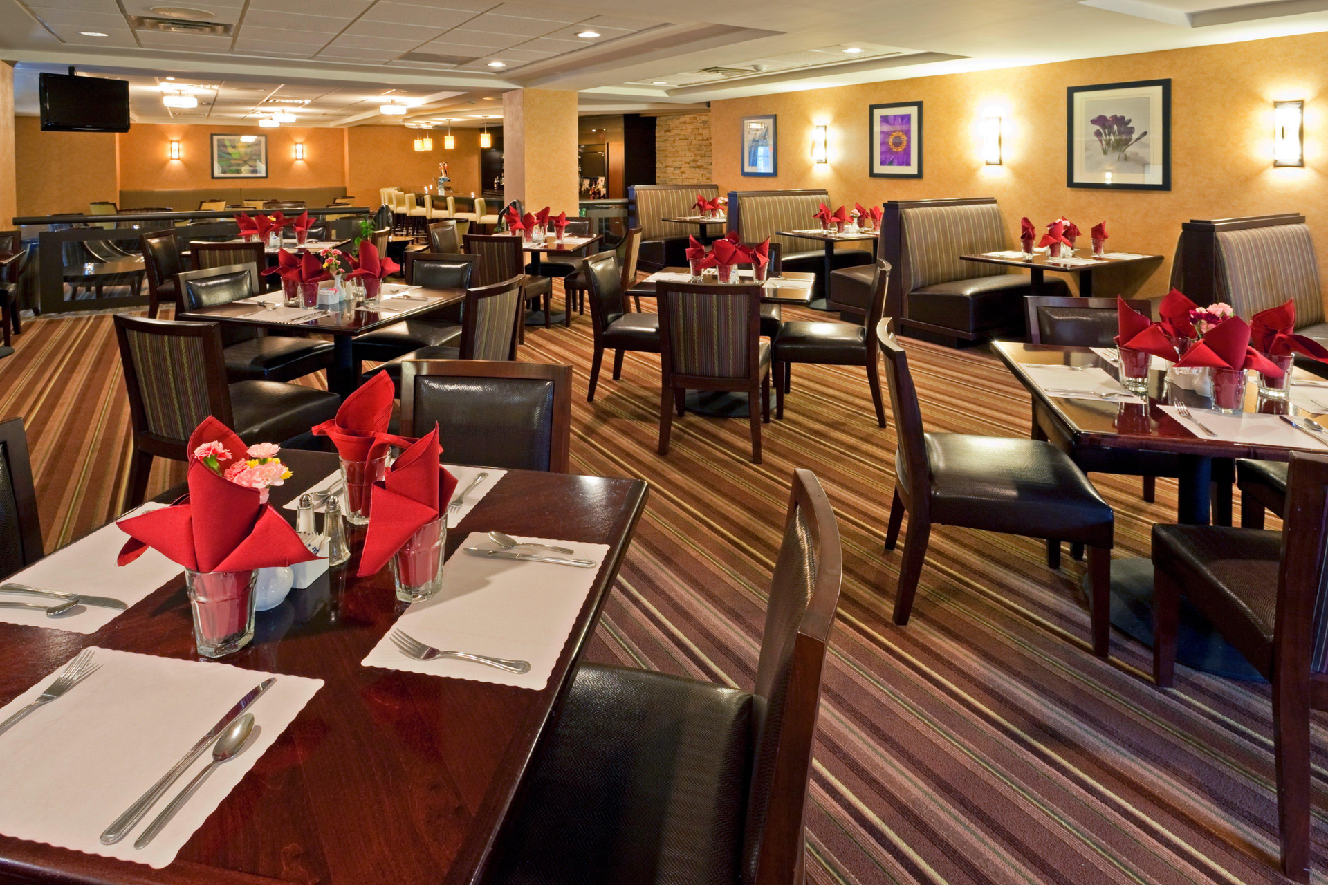 Restaurant Armoni Inn & Suites