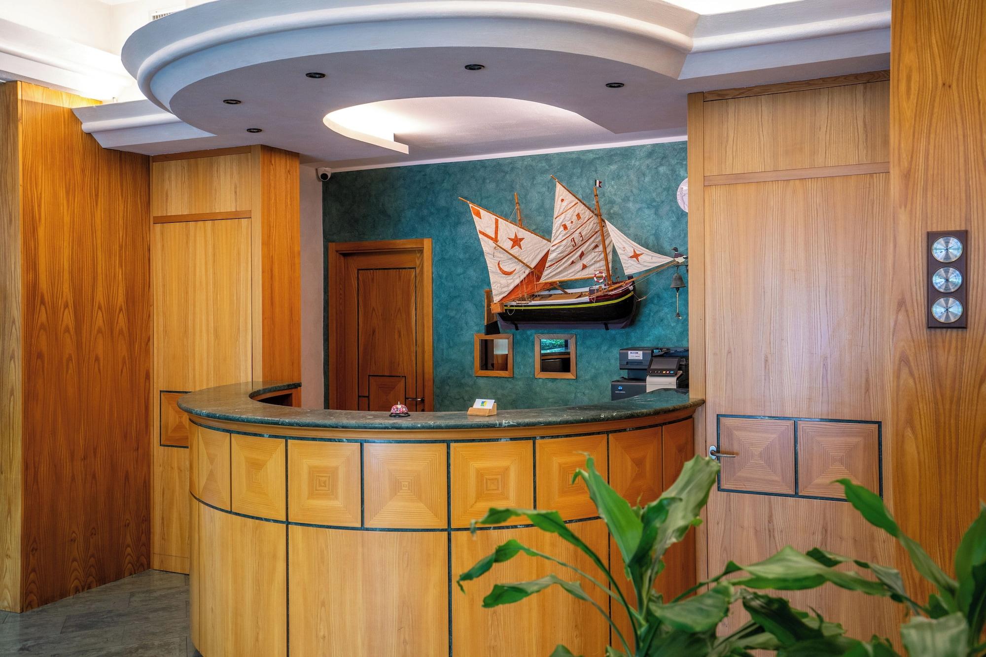 Vista Lobby Columbia