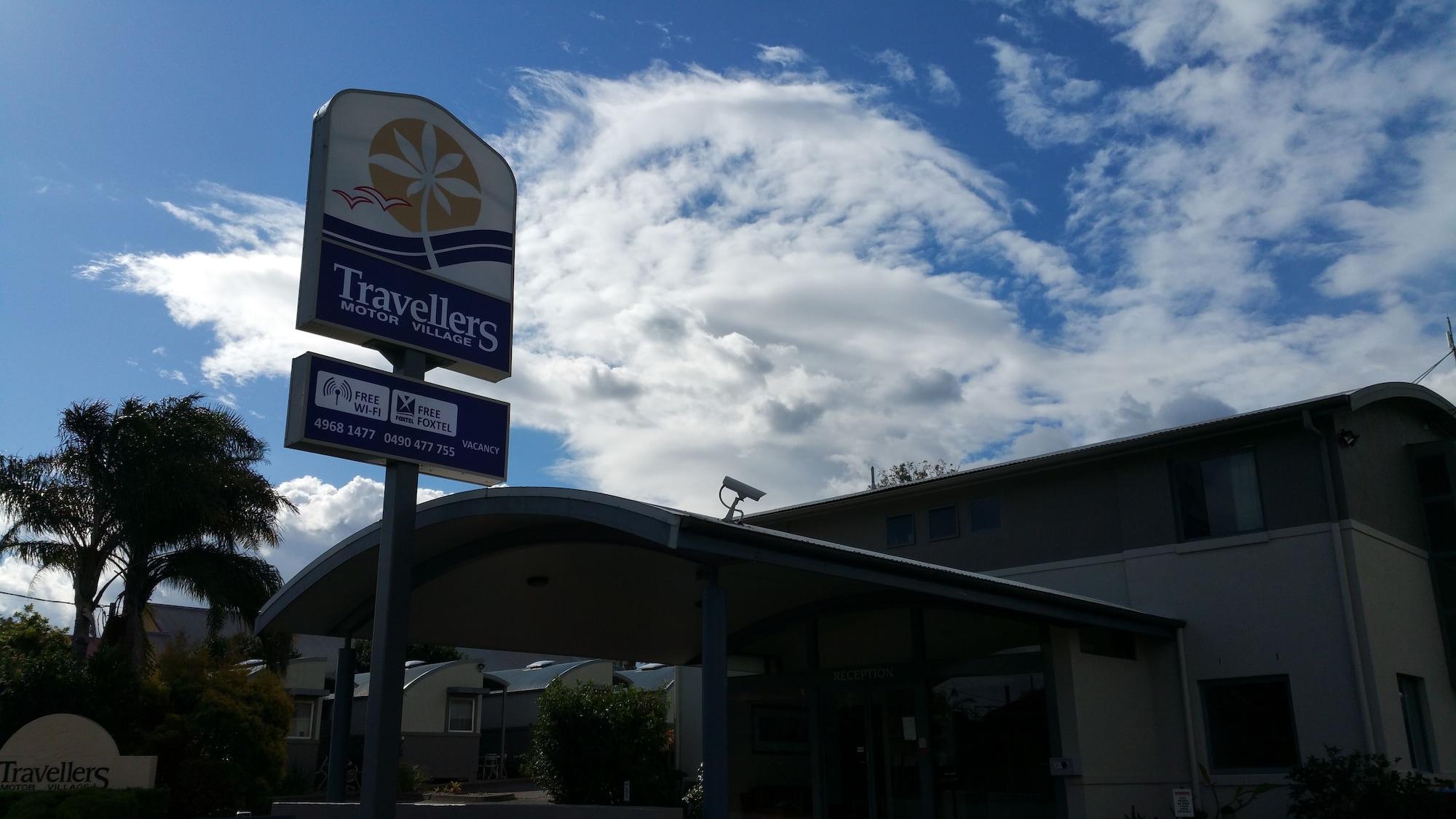 Vista Exterior Travellers Motor Village