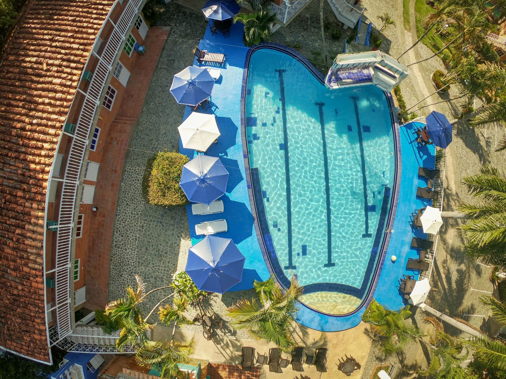 Vista Exterior Portón de Occidente by Bernalo Hotels