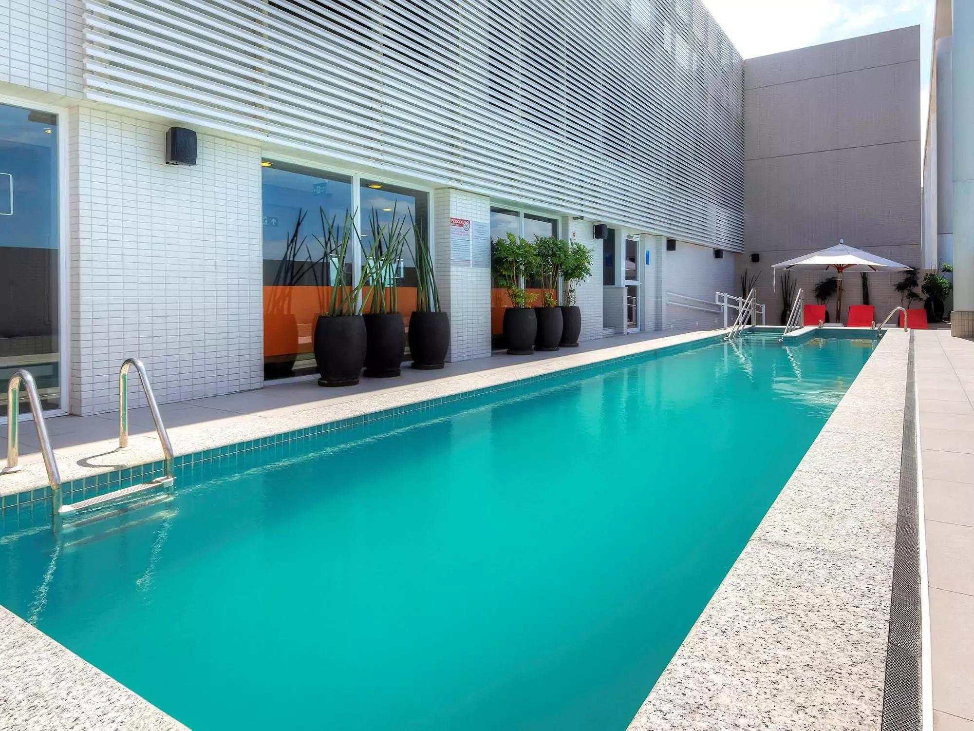 Vista Piscina Novotel Santos Gonzaga
