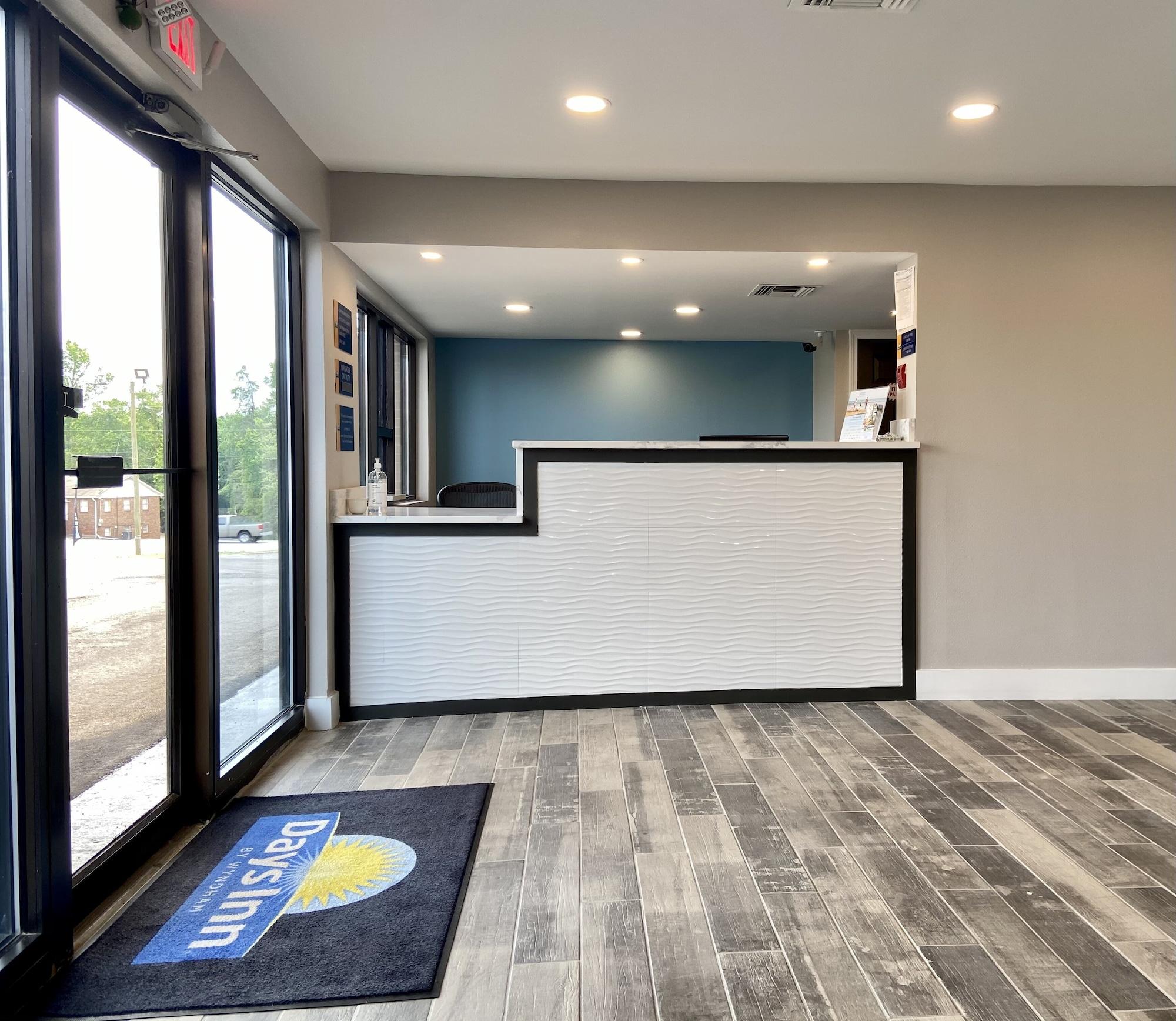 Vista Lobby Days Inn by Wyndham Newnan