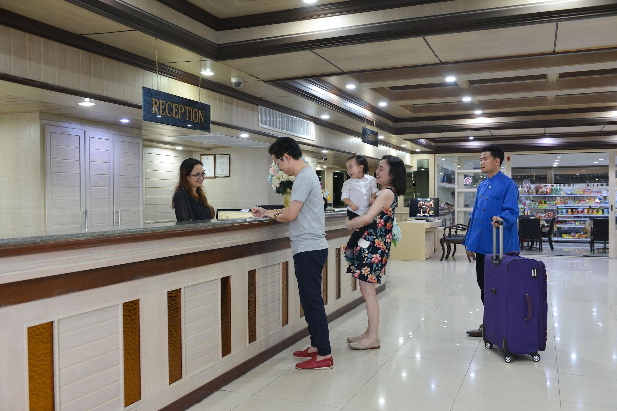 Vista Lobby Nice Palace Hotel