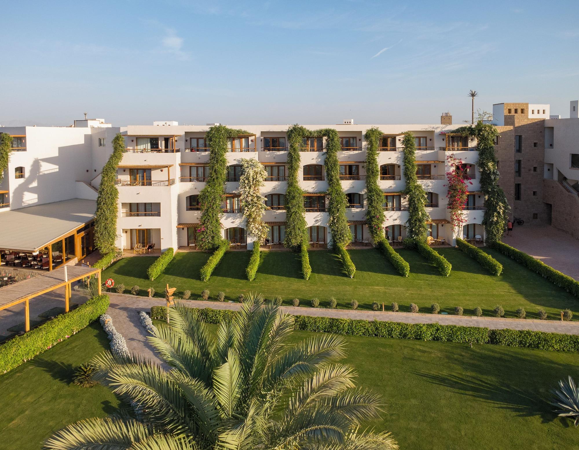 Vista Exterior Fort Arabesque Resort, Spa & Villas