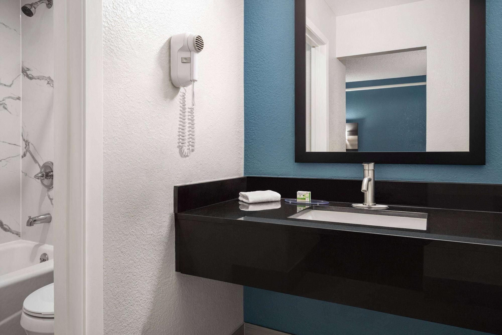 Equipamiento de Habitación La Quinta Inn by Wyndham Victoria