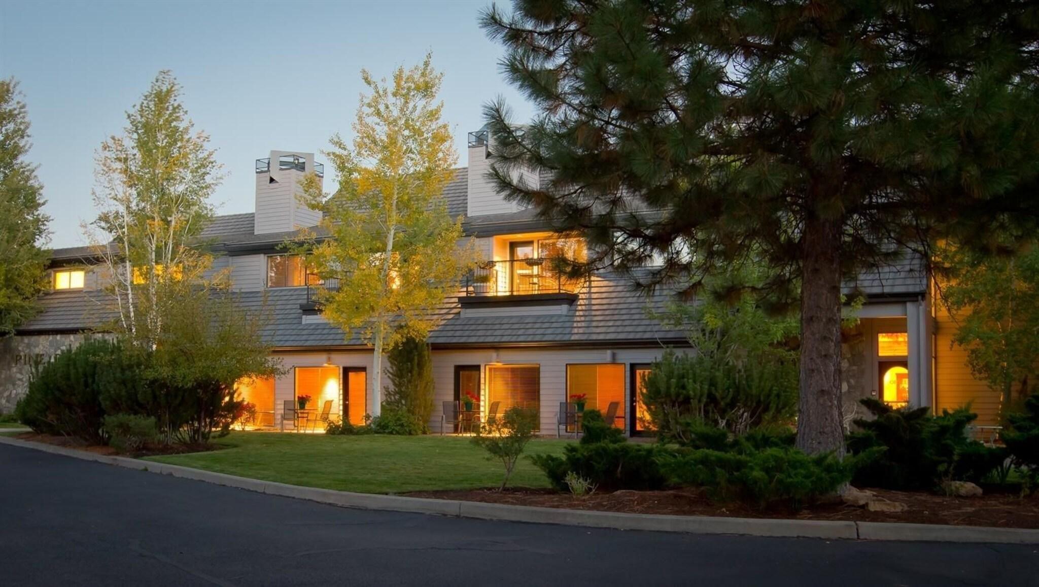 Vista Exterior Pine Ridge Inn