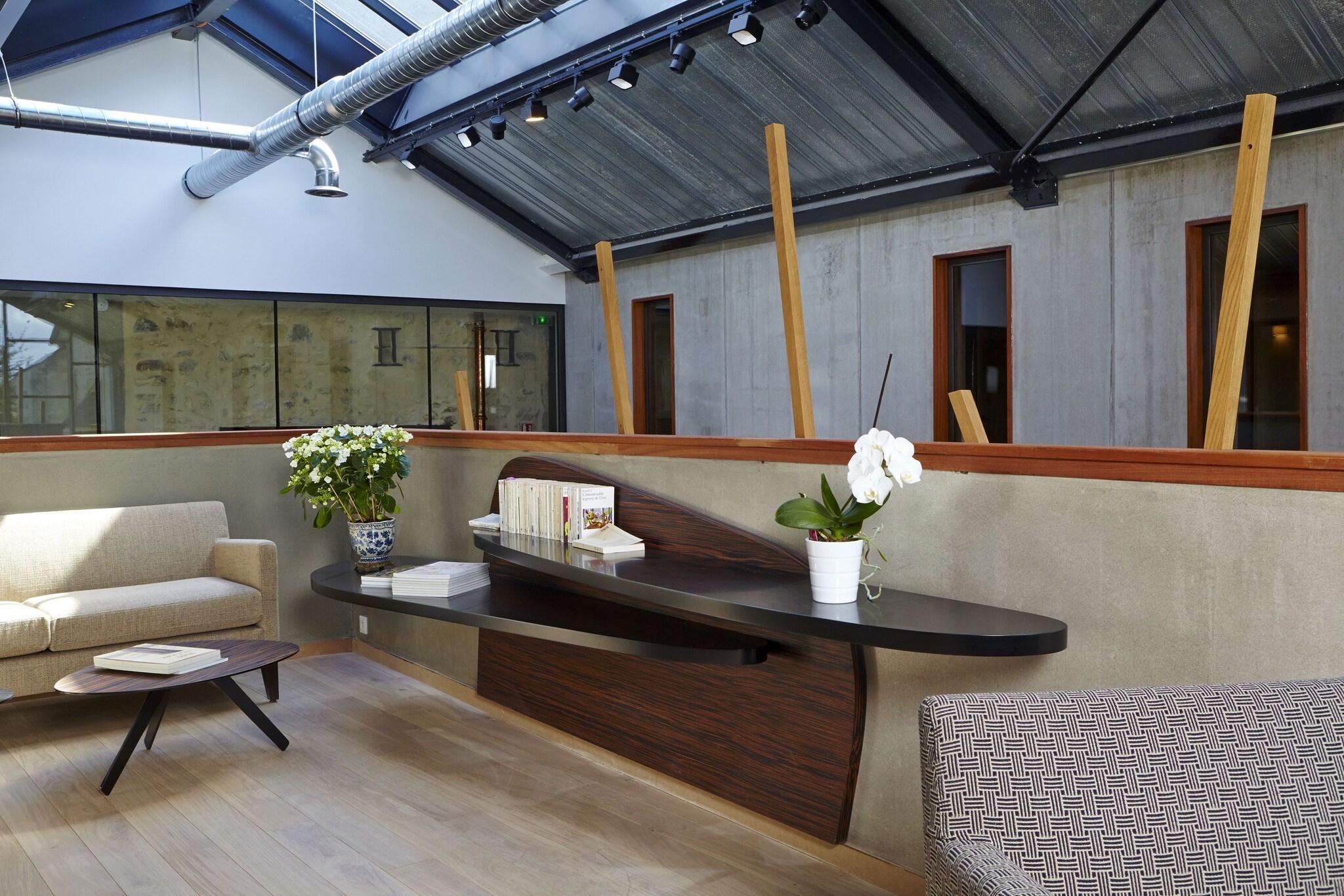 Vista Lobby Les Herbes Folles