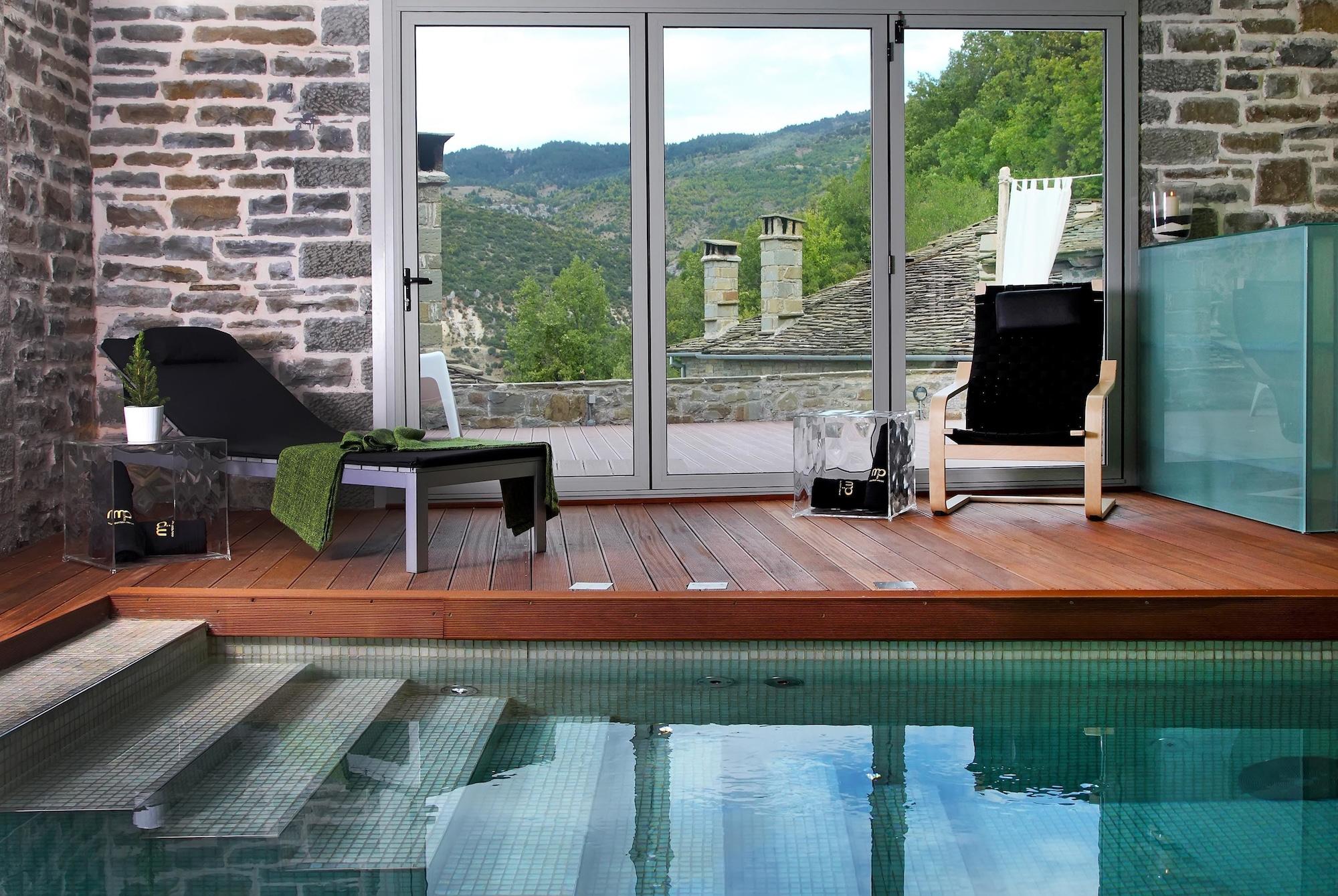 Varios Mikro Papigo 1700 Hotel & Spa
