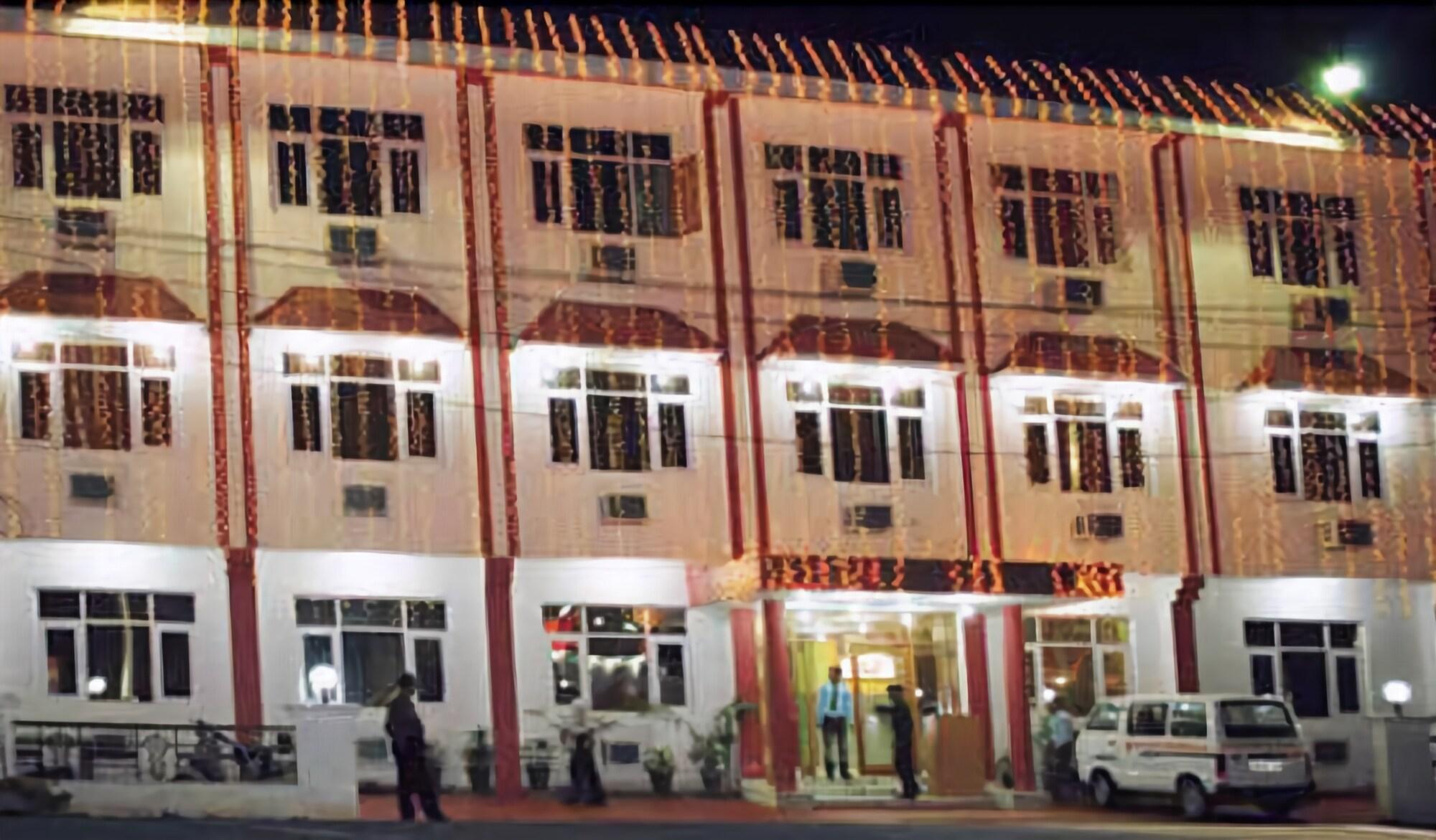 Varios Hotel Maa Saraswati
