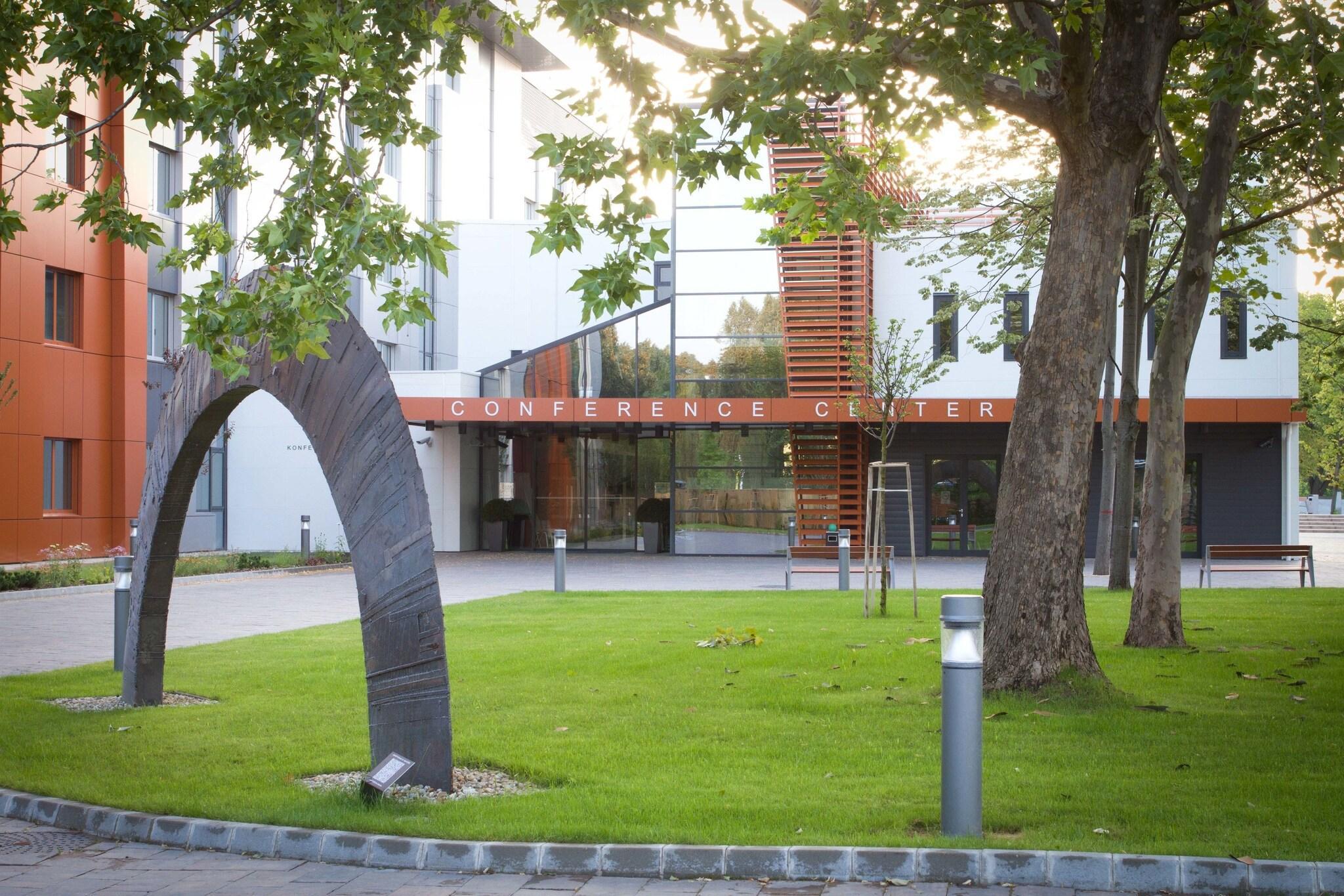 Vista Exterior Four Points by Sheraton Kecskemet Hotel & Conference Center