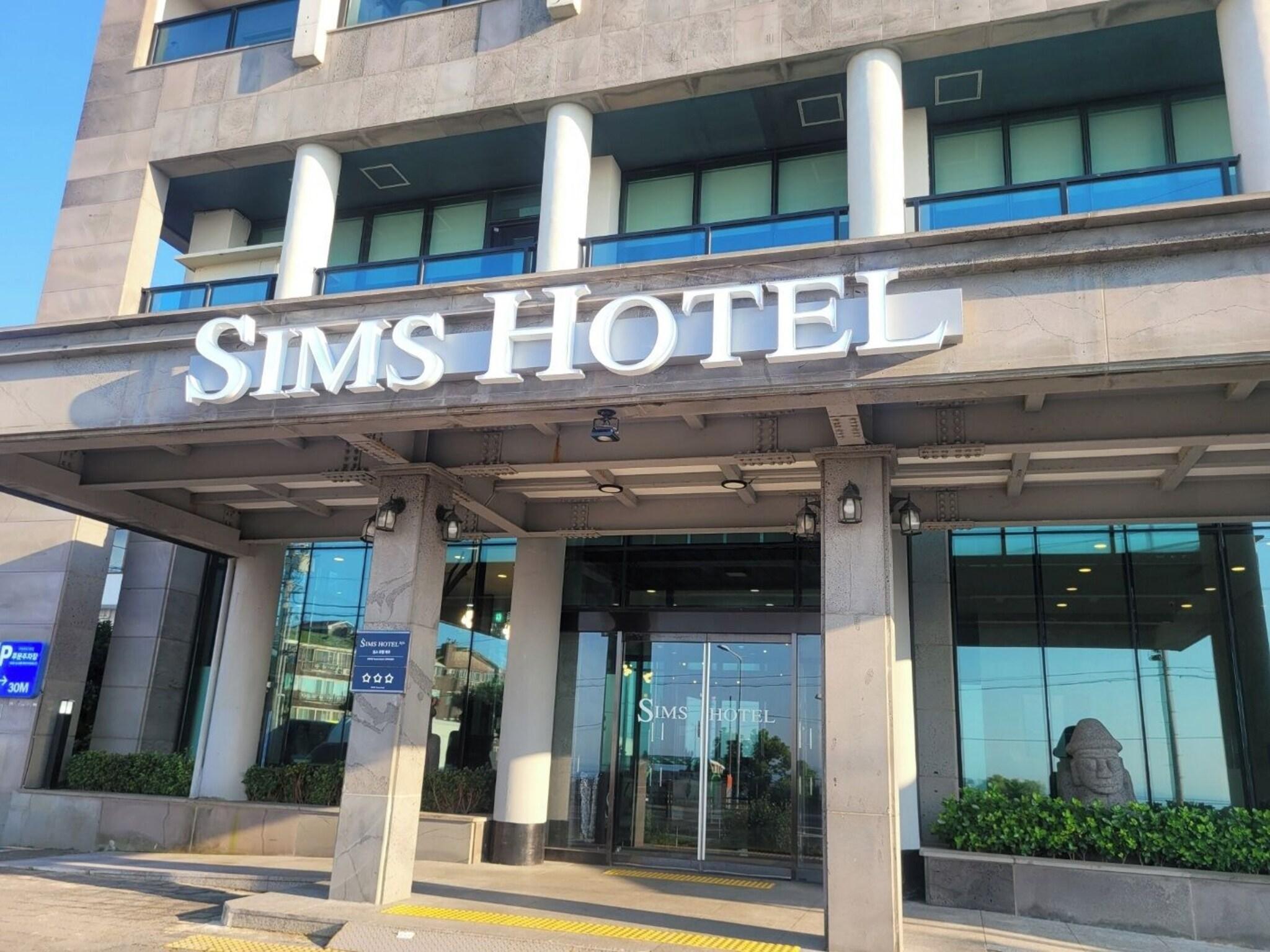 Vista Exterior Sims Hotel