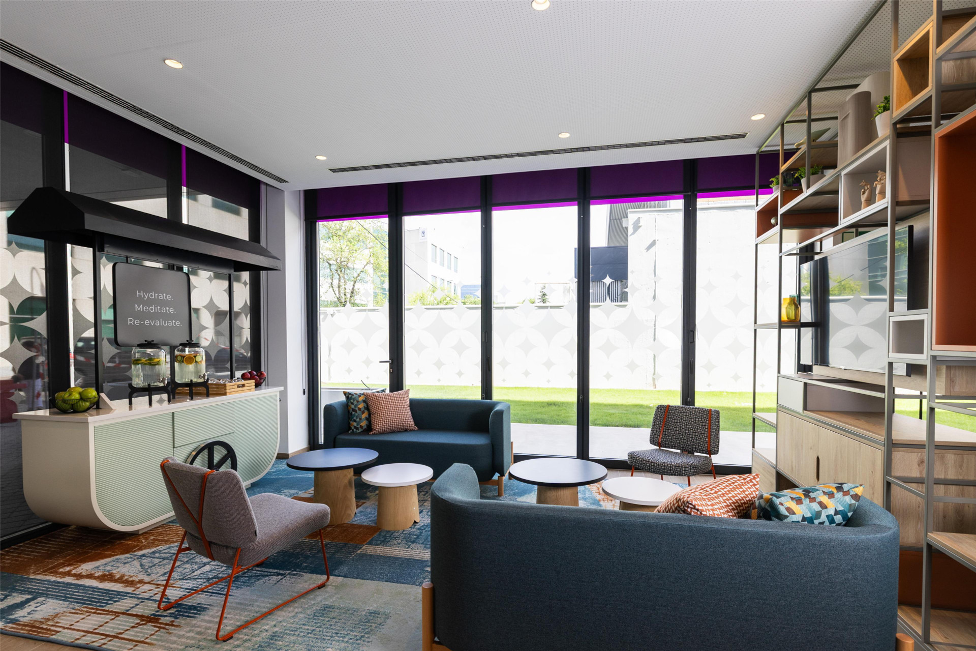 Varios Spark By Hilton Madrid Alcala