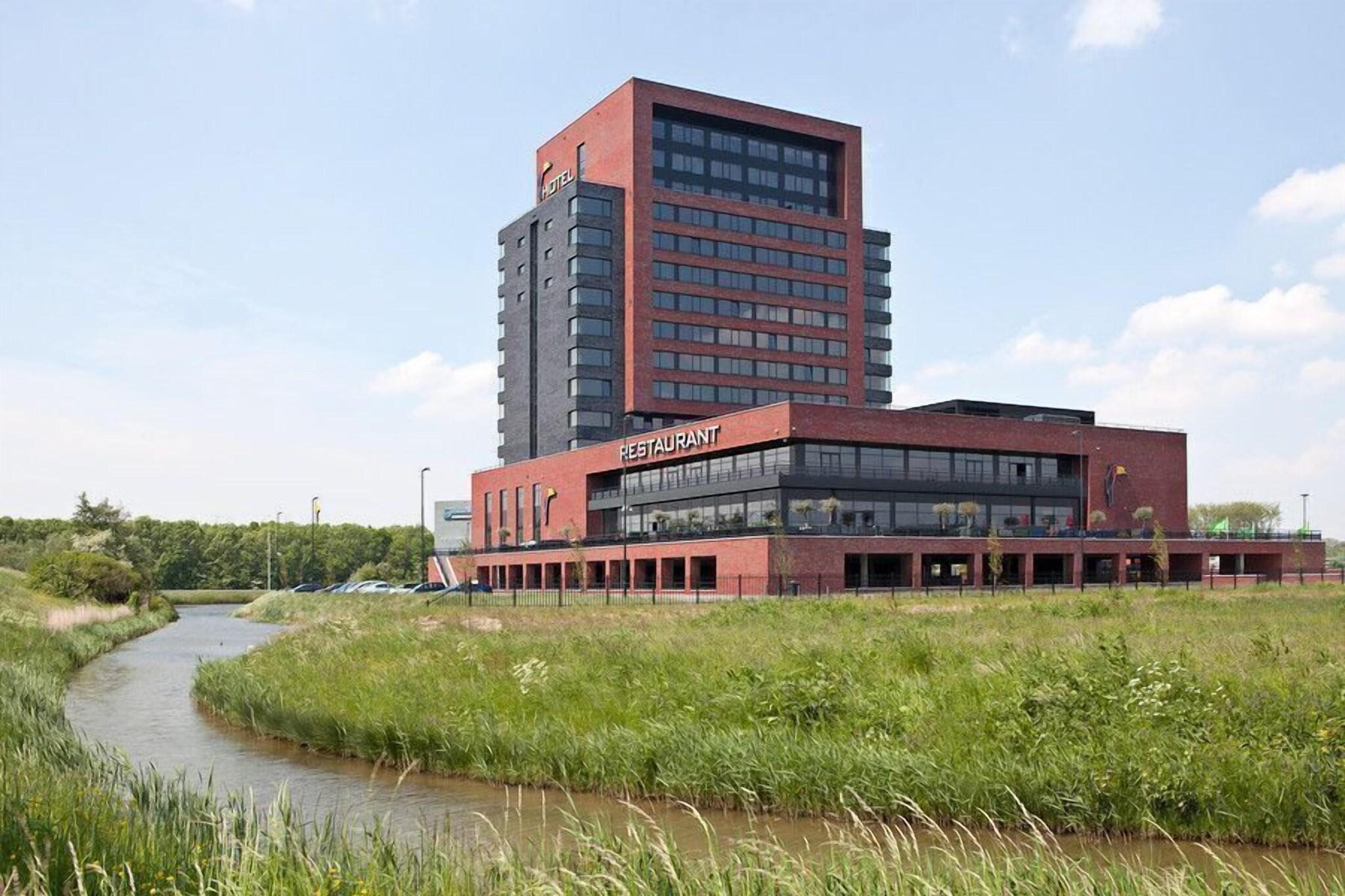 Vista Exterior Van Der Valk Hotel Dordrecht