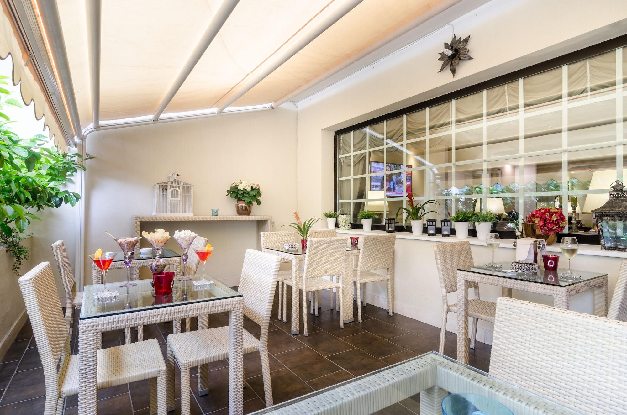 Vista Exterior Hotel Martini Olbia