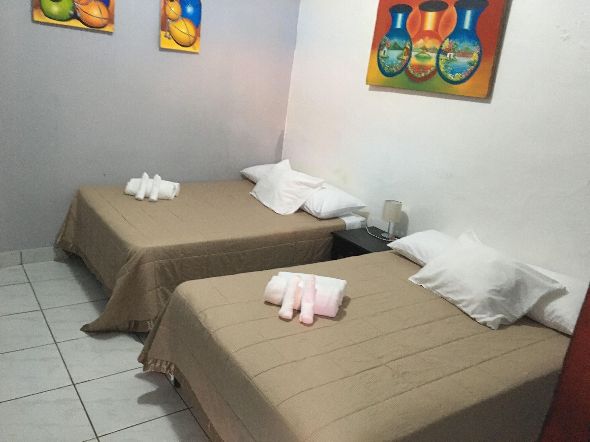 Varios Hotel Don Al